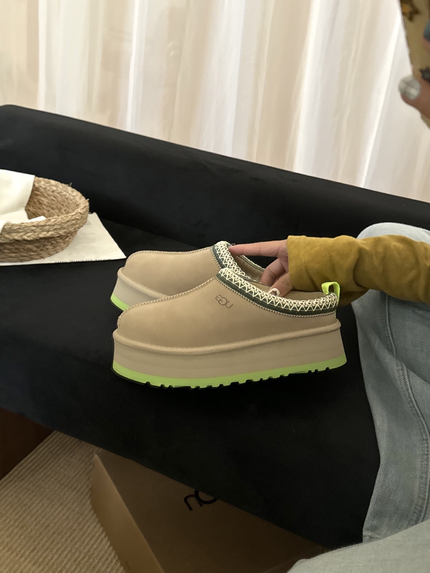 UGG 어그 양털 슬립온 브라운 4