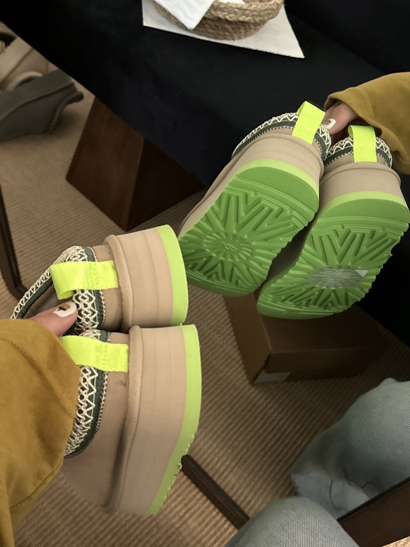 UGG 어그 양털 슬립온 브라운 5