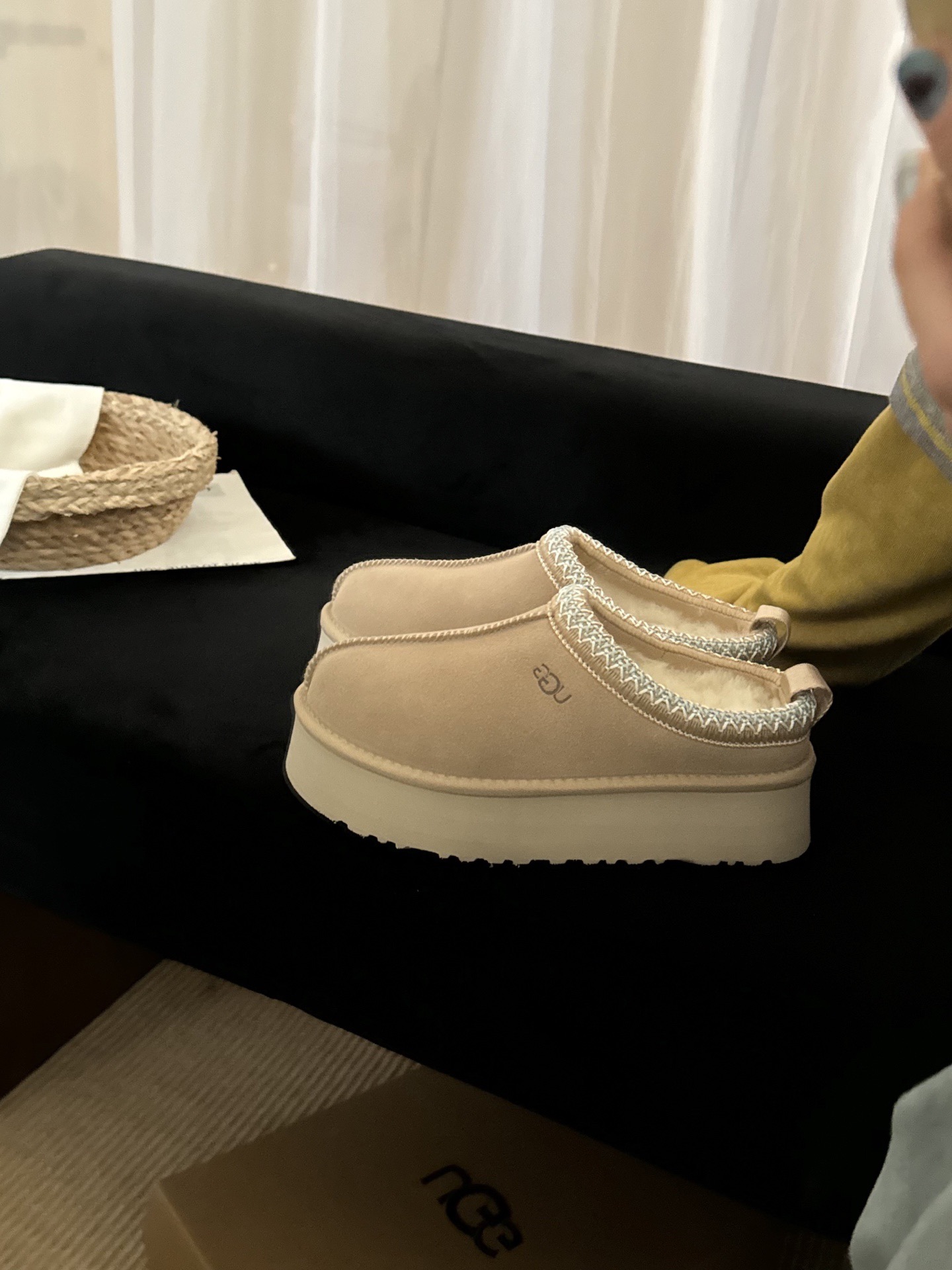 UGG 어그 양털 슬립온 베이지 4