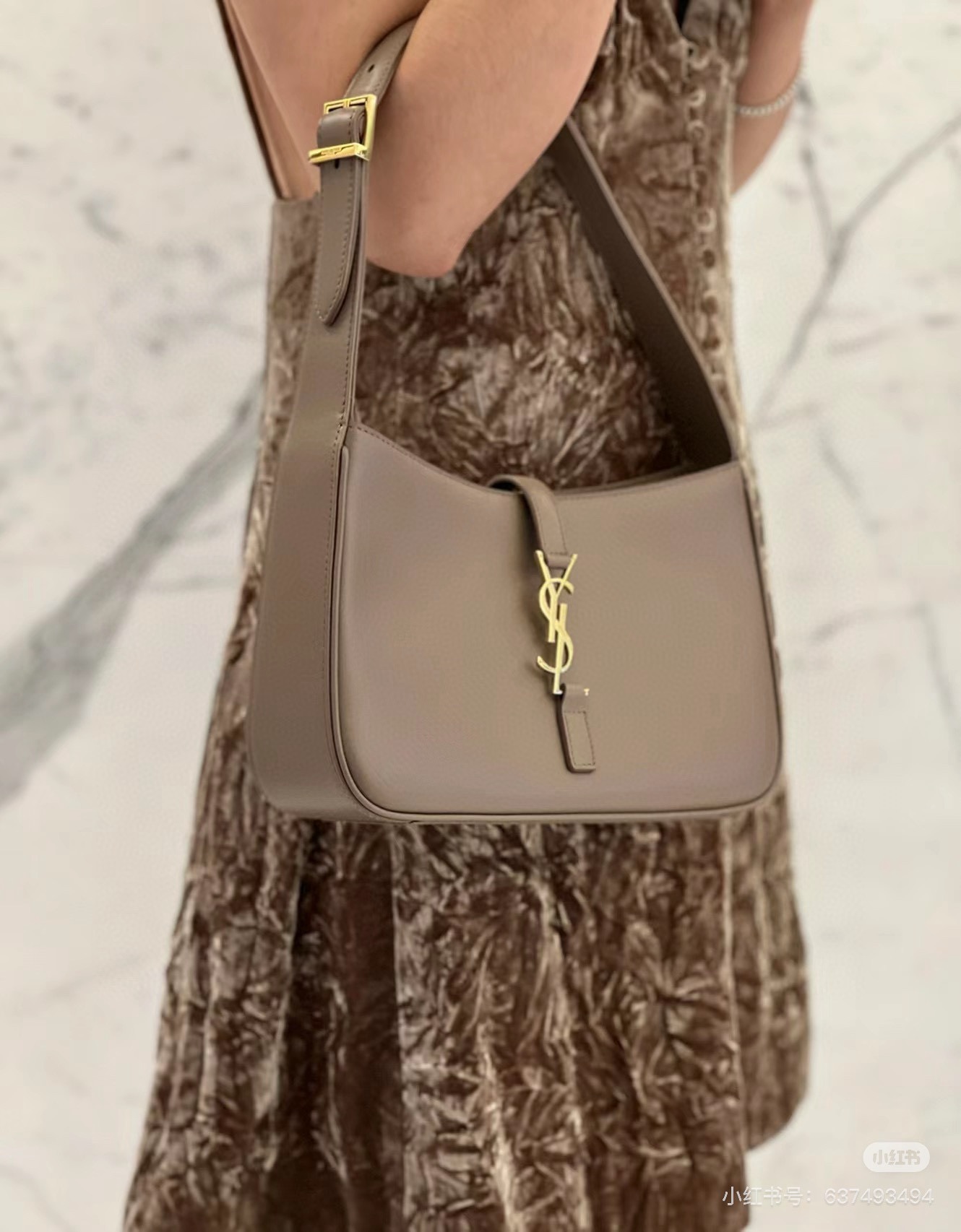 SAINT LAURENT 생로랑 LE 5 À 7 숄더백 4