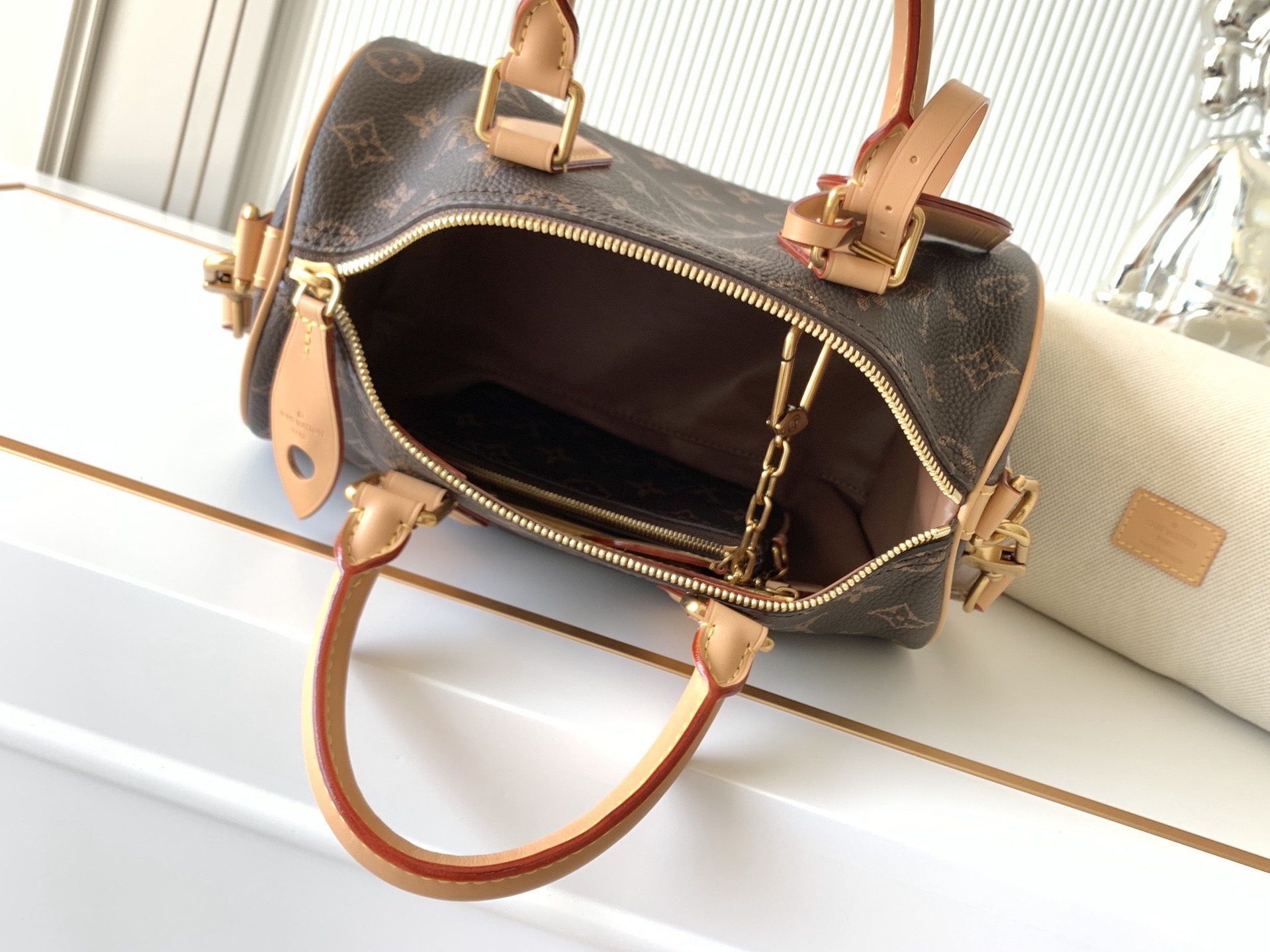 Louis Vuitton 루이비통 Speedy Bandoulière 25 토트백 M24443 10