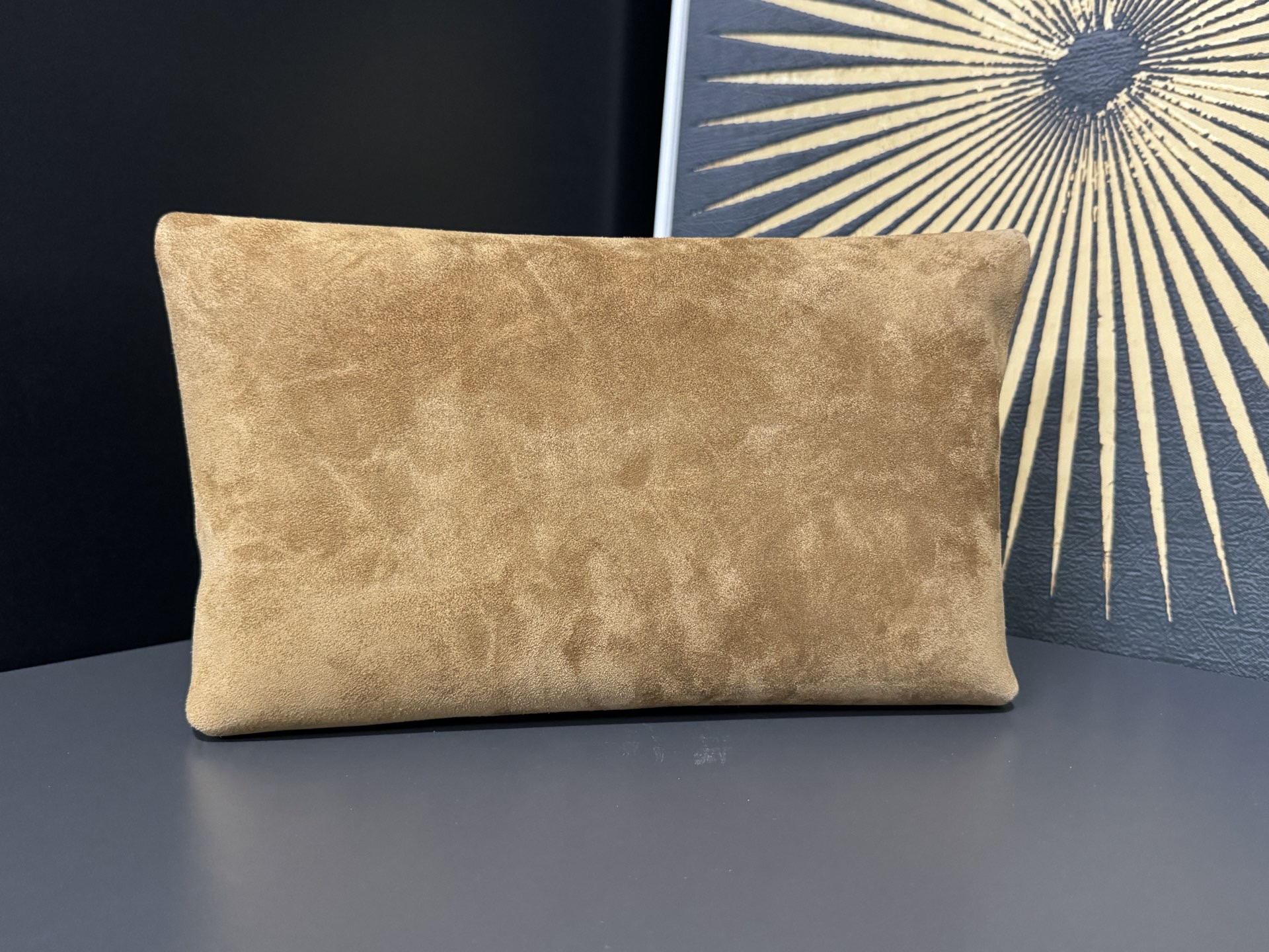 Saint Laurent Cassandre 생로랑 스웨이드 라지 엔벨로프 클러치/파우치백 3