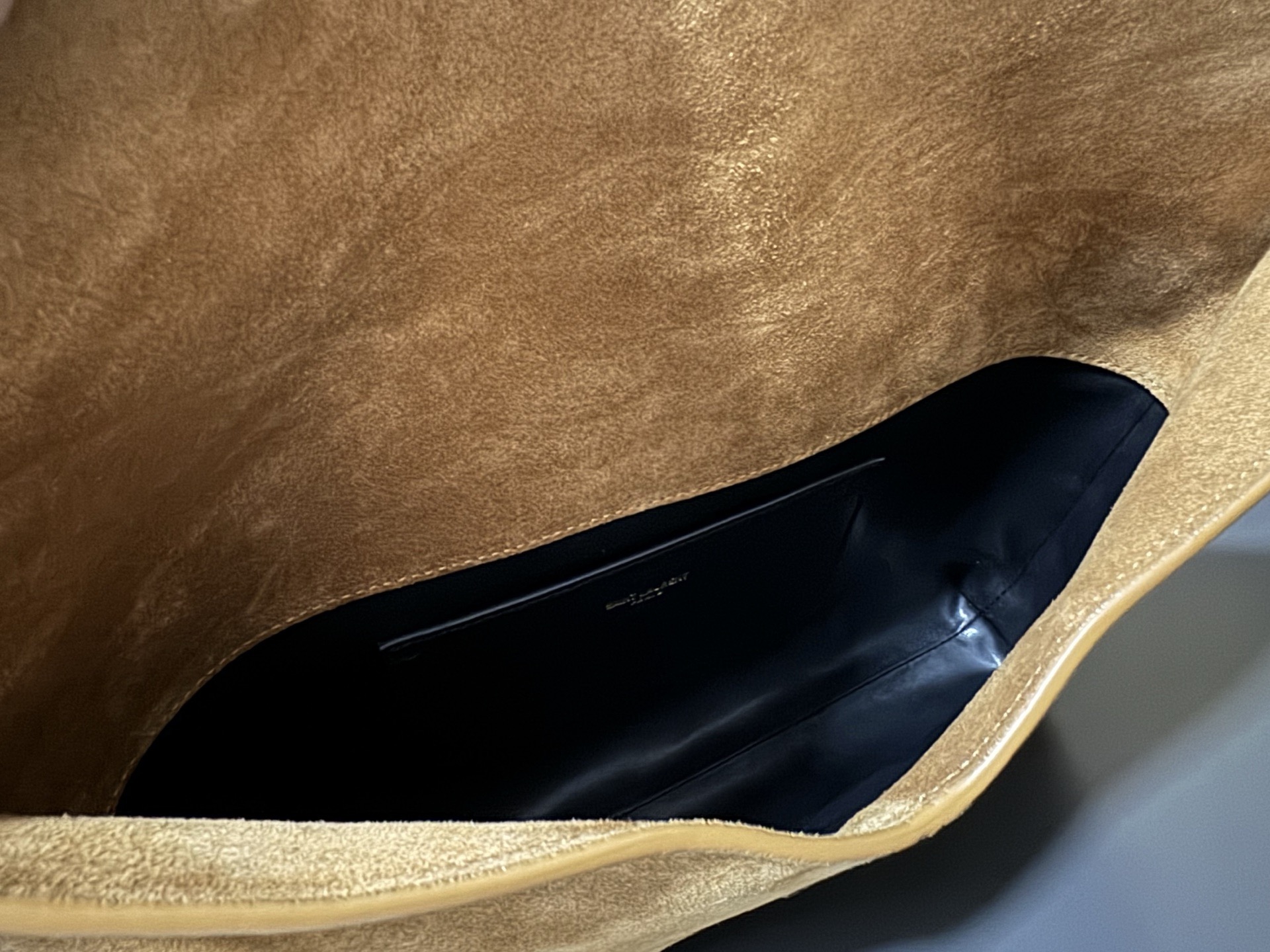 Saint Laurent Cassandre 생로랑 스웨이드 라지 엔벨로프 클러치/파우치백 6