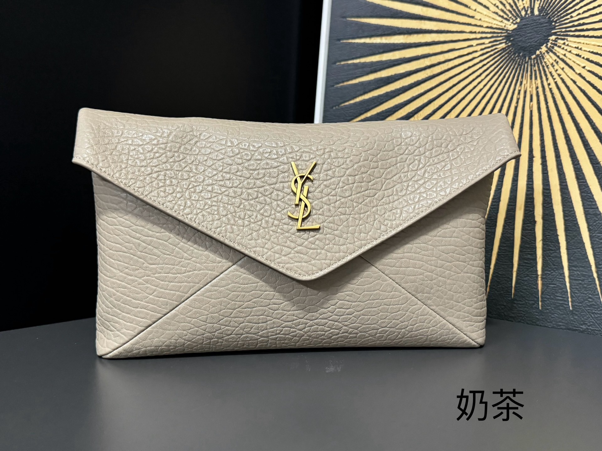 Saint Laurent Cassandre 생로랑 스웨이드 라지 엔벨로프 클러치/파우치백 1