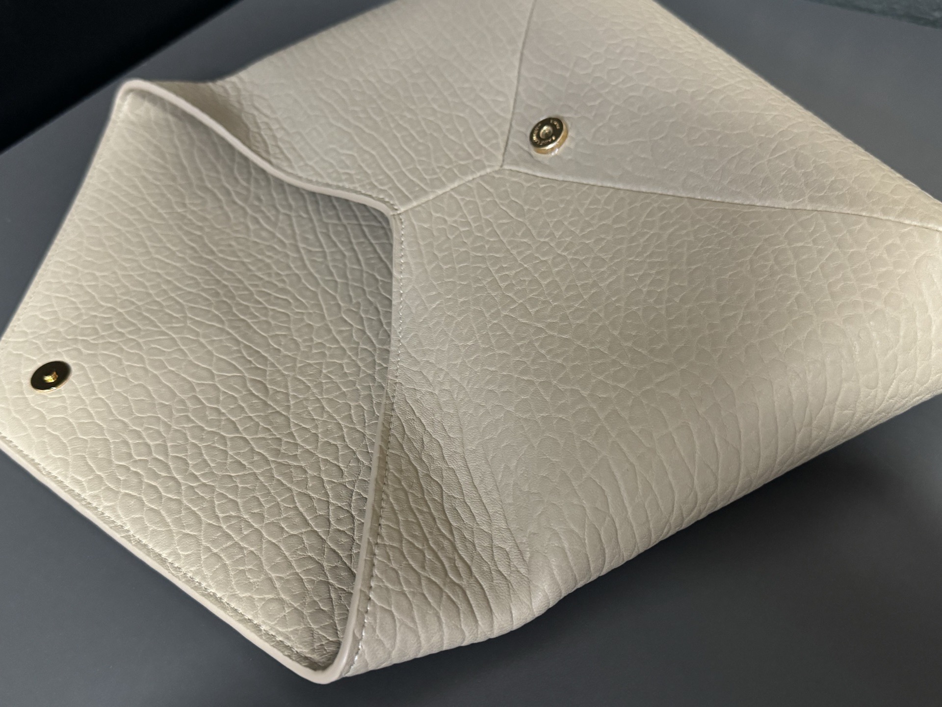 Saint Laurent Cassandre 생로랑 스웨이드 라지 엔벨로프 클러치/파우치백 7