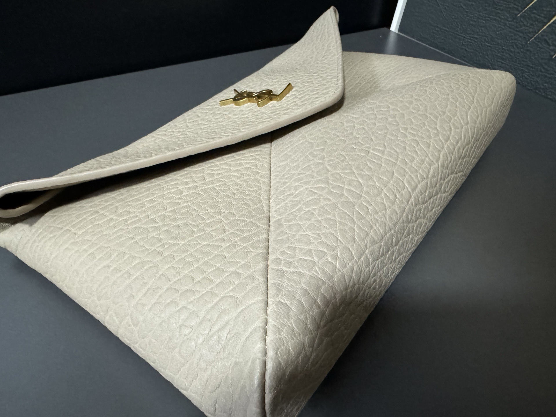 Saint Laurent Cassandre 생로랑 스웨이드 라지 엔벨로프 클러치/파우치백 9