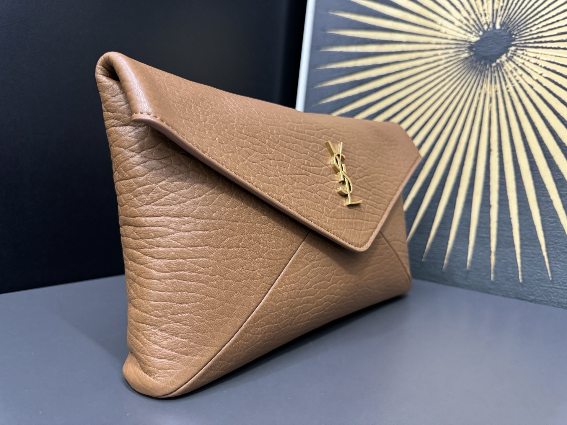 Saint Laurent Cassandre 생로랑 스웨이드 라지 엔벨로프 클러치/파우치백 2