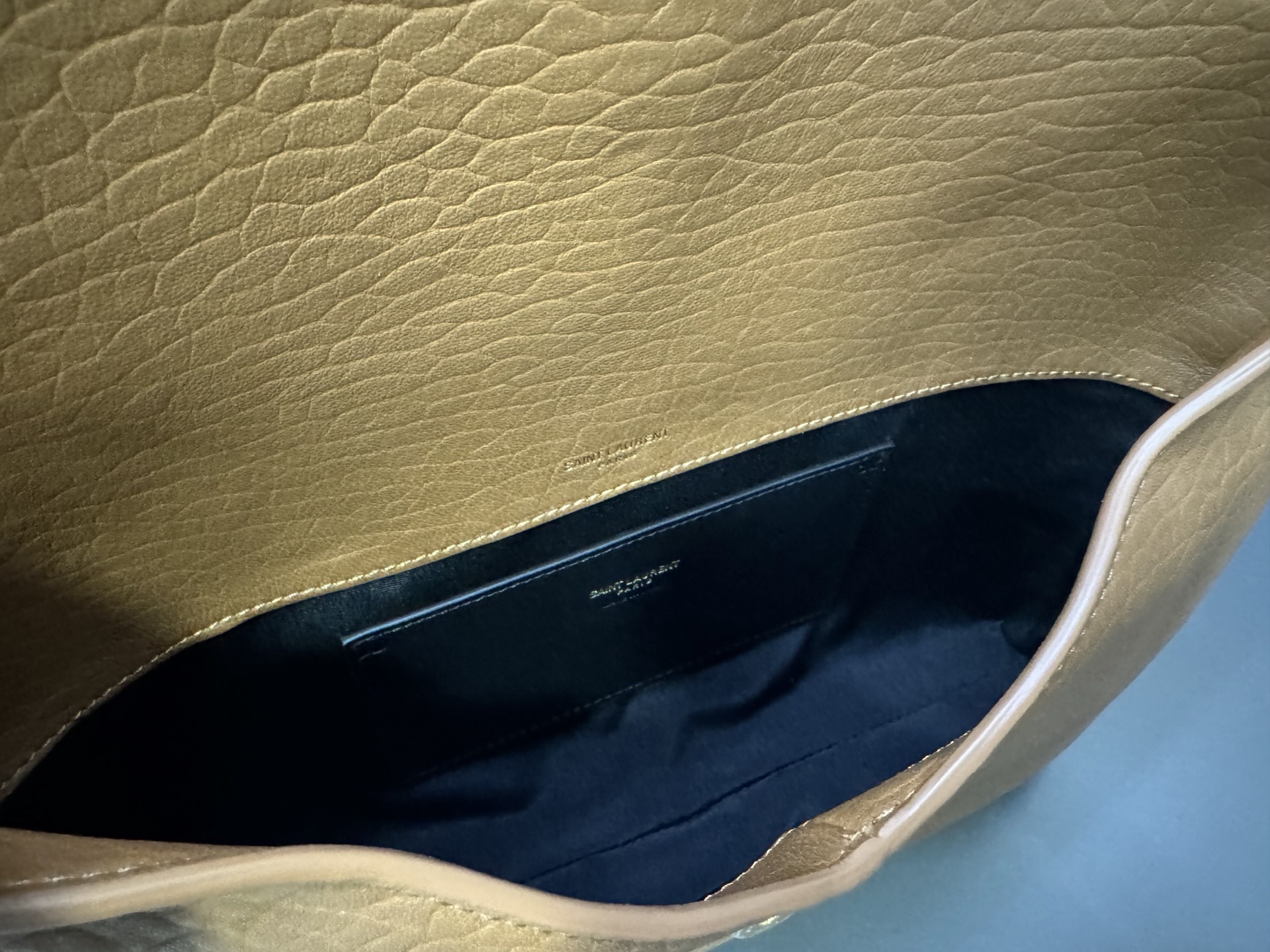 Saint Laurent Cassandre 생로랑 스웨이드 라지 엔벨로프 클러치/파우치백 6