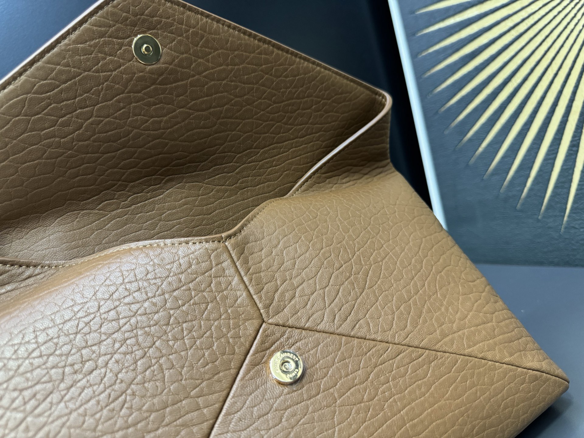 Saint Laurent Cassandre 생로랑 스웨이드 라지 엔벨로프 클러치/파우치백 7