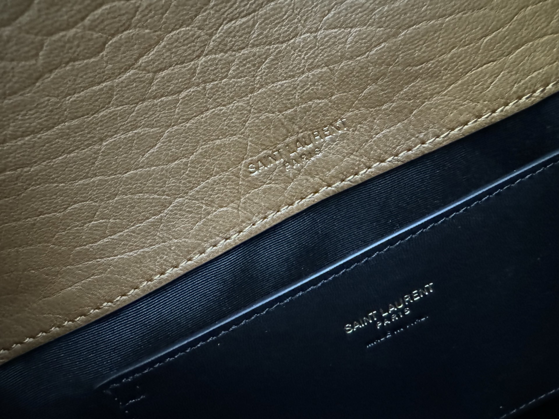 Saint Laurent Cassandre 생로랑 스웨이드 라지 엔벨로프 클러치/파우치백 9