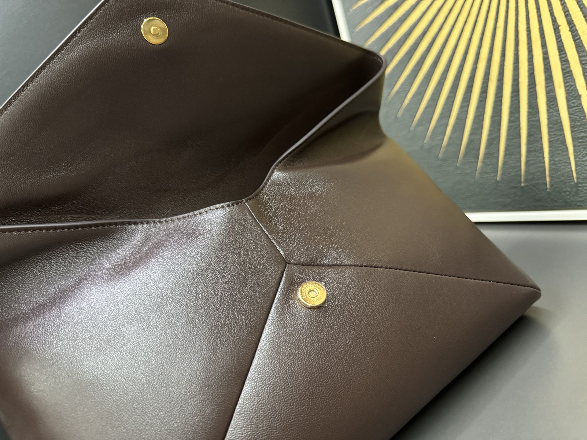 Saint Laurent Cassandre 생로랑 스웨이드 라지 엔벨로프 클러치/파우치백 6