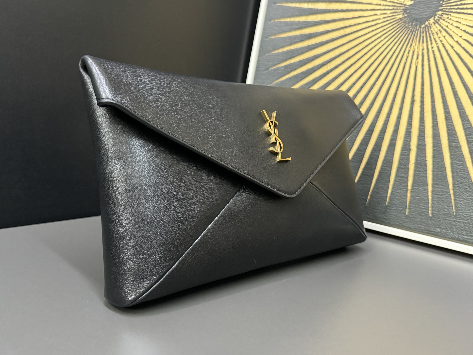 Saint Laurent Cassandre 생로랑 스웨이드 라지 엔벨로프 클러치/파우치백 2