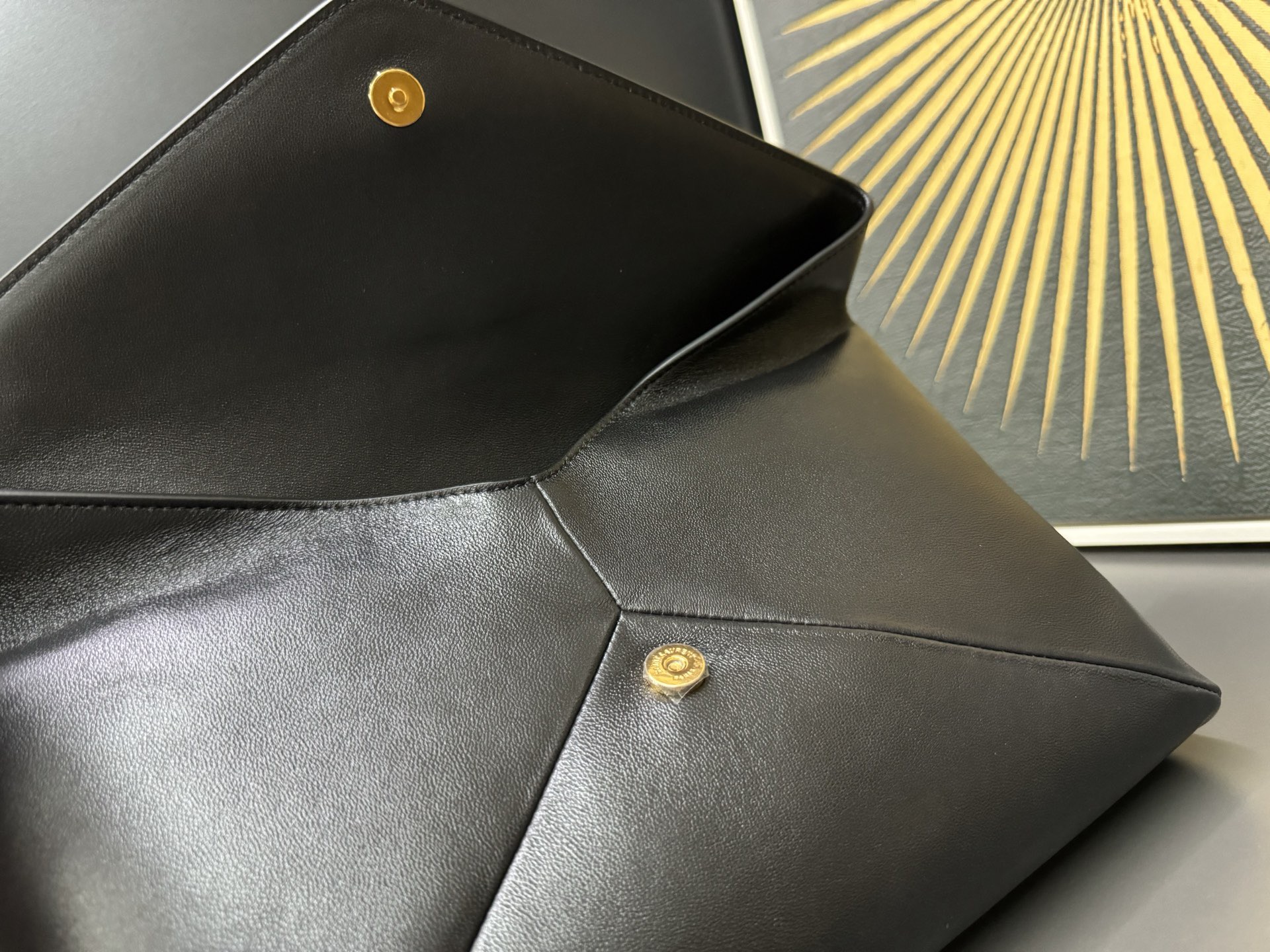 Saint Laurent Cassandre 생로랑 스웨이드 라지 엔벨로프 클러치/파우치백 6