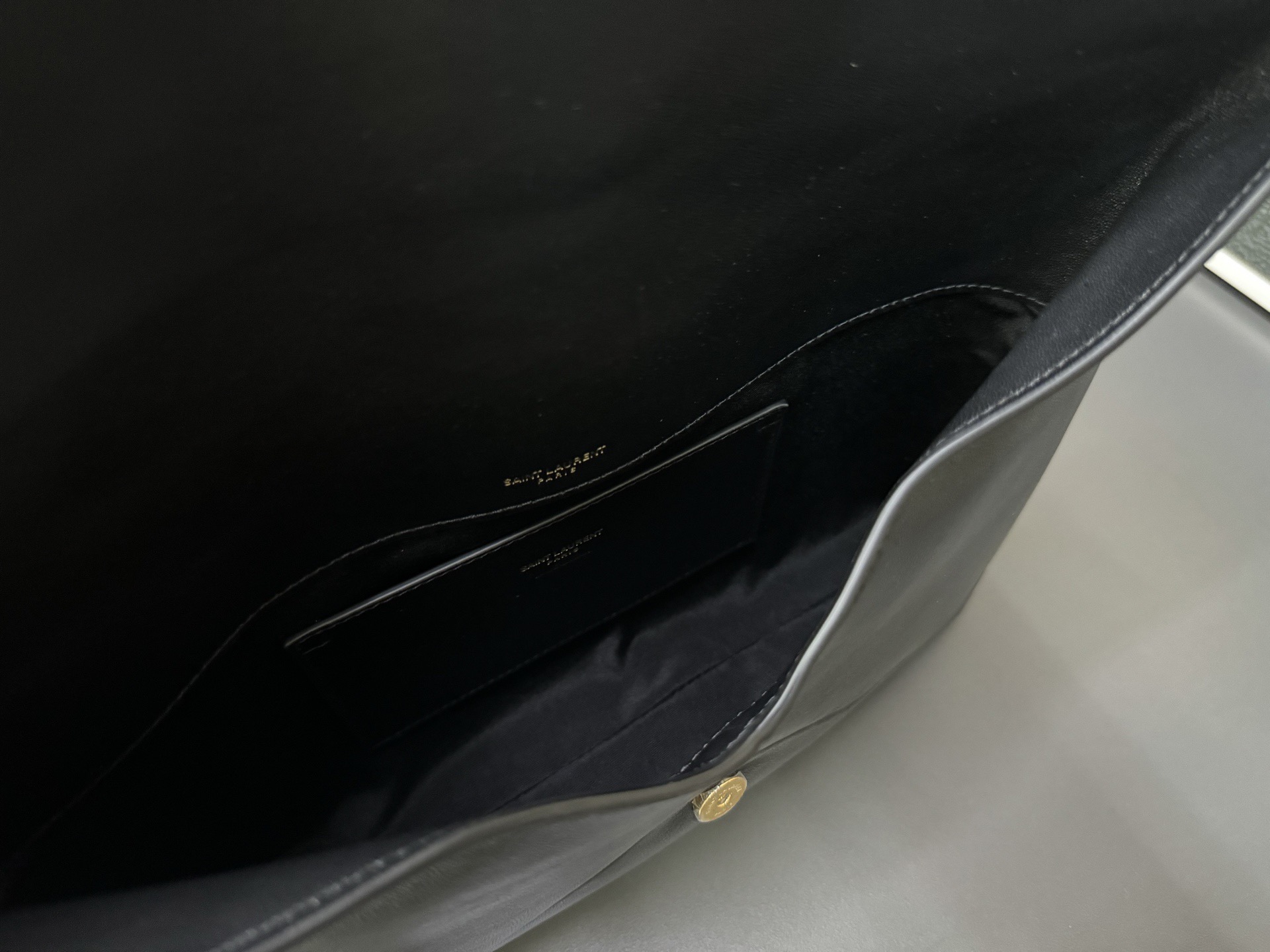 Saint Laurent Cassandre 생로랑 스웨이드 라지 엔벨로프 클러치/파우치백 7