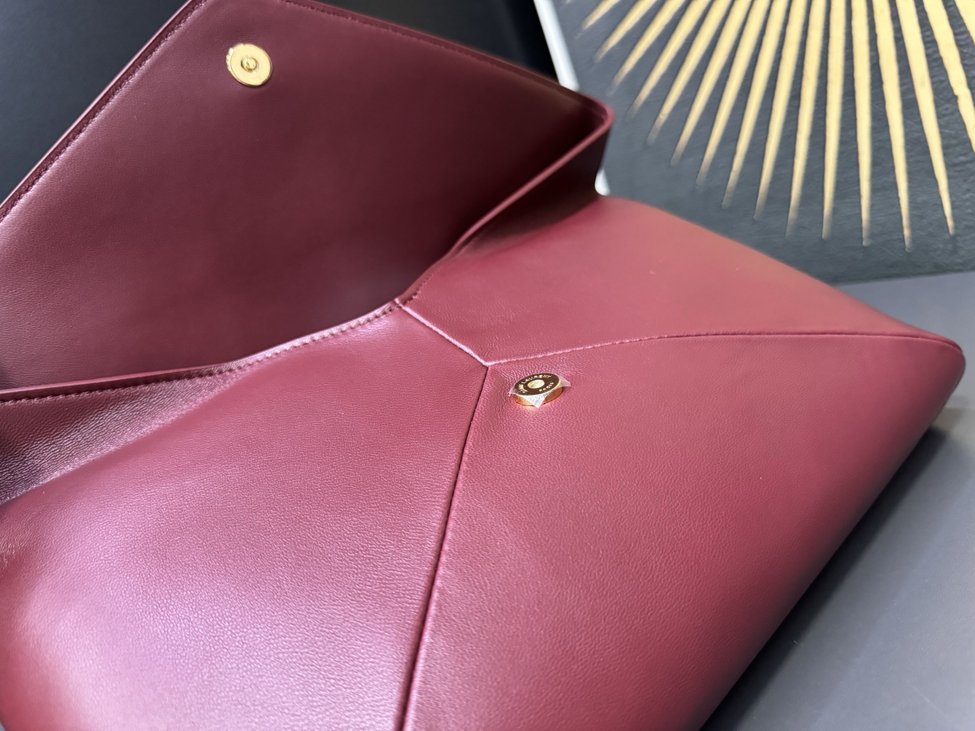 Saint Laurent Cassandre 생로랑 스웨이드 라지 엔벨로프 클러치/파우치백 6