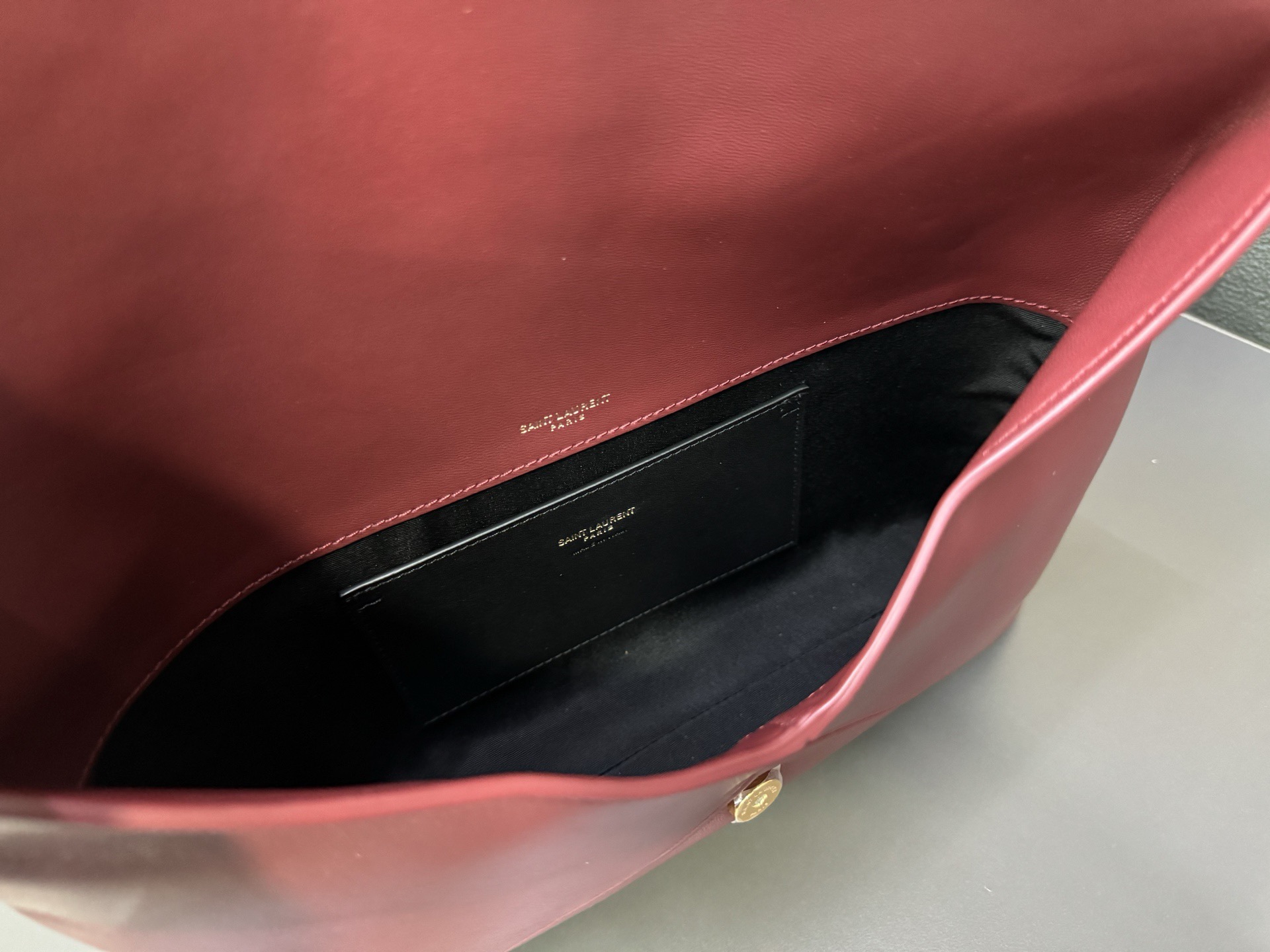 Saint Laurent Cassandre 생로랑 스웨이드 라지 엔벨로프 클러치/파우치백 7