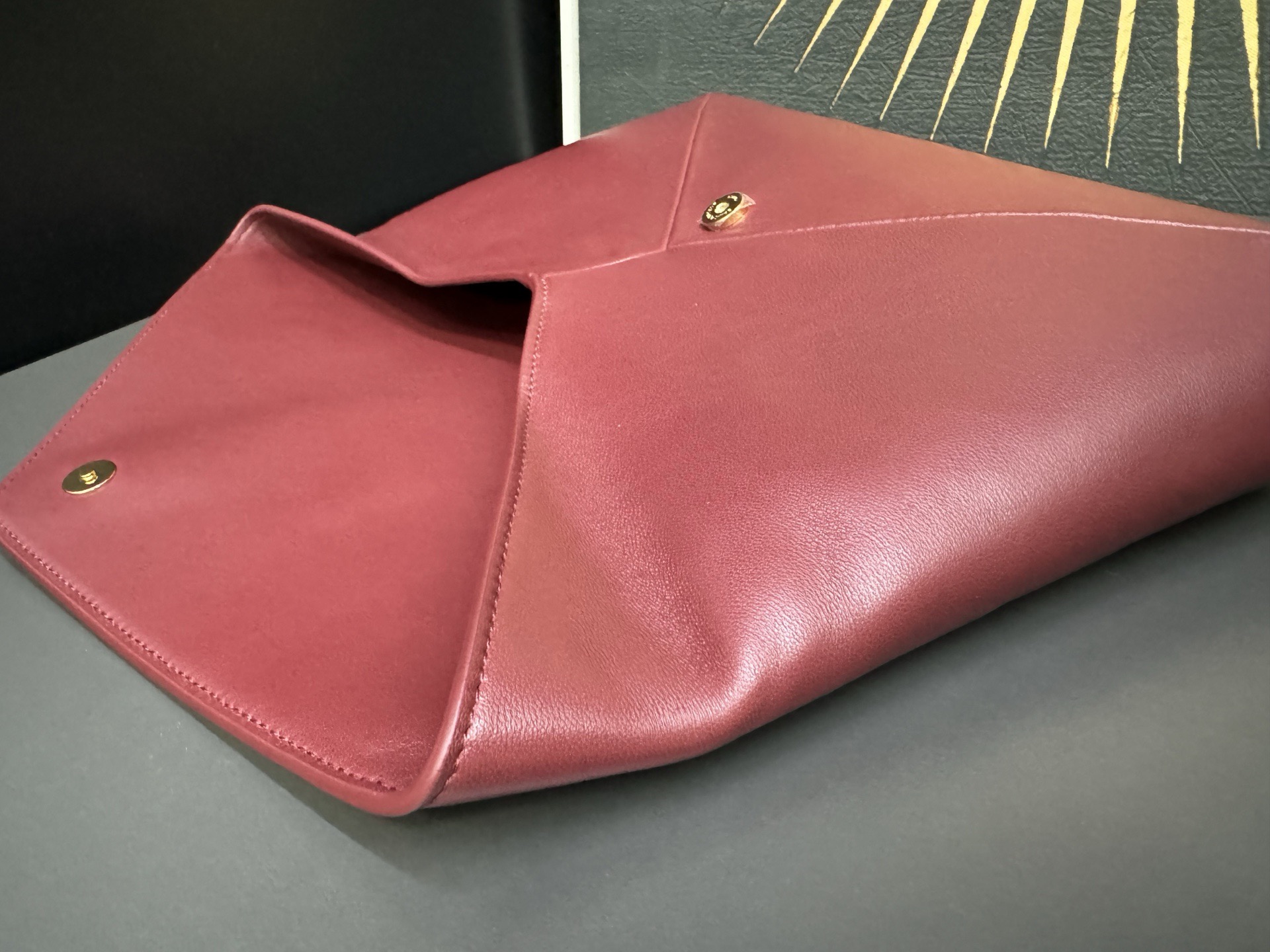 Saint Laurent Cassandre 생로랑 스웨이드 라지 엔벨로프 클러치/파우치백 8