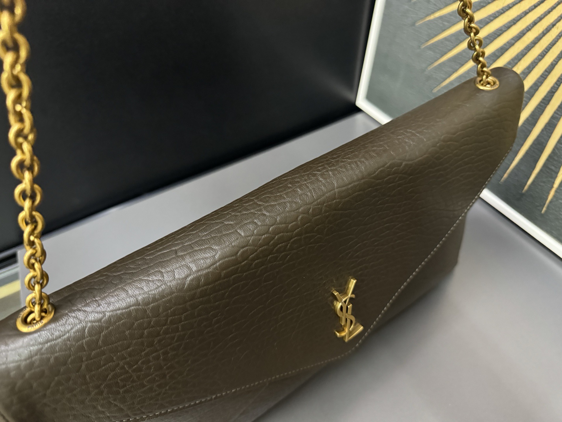 Saint Laurent Cassandra 생로랑 엑스트라 라지 엔벨로프 스타일 숄더/클러치 백 9