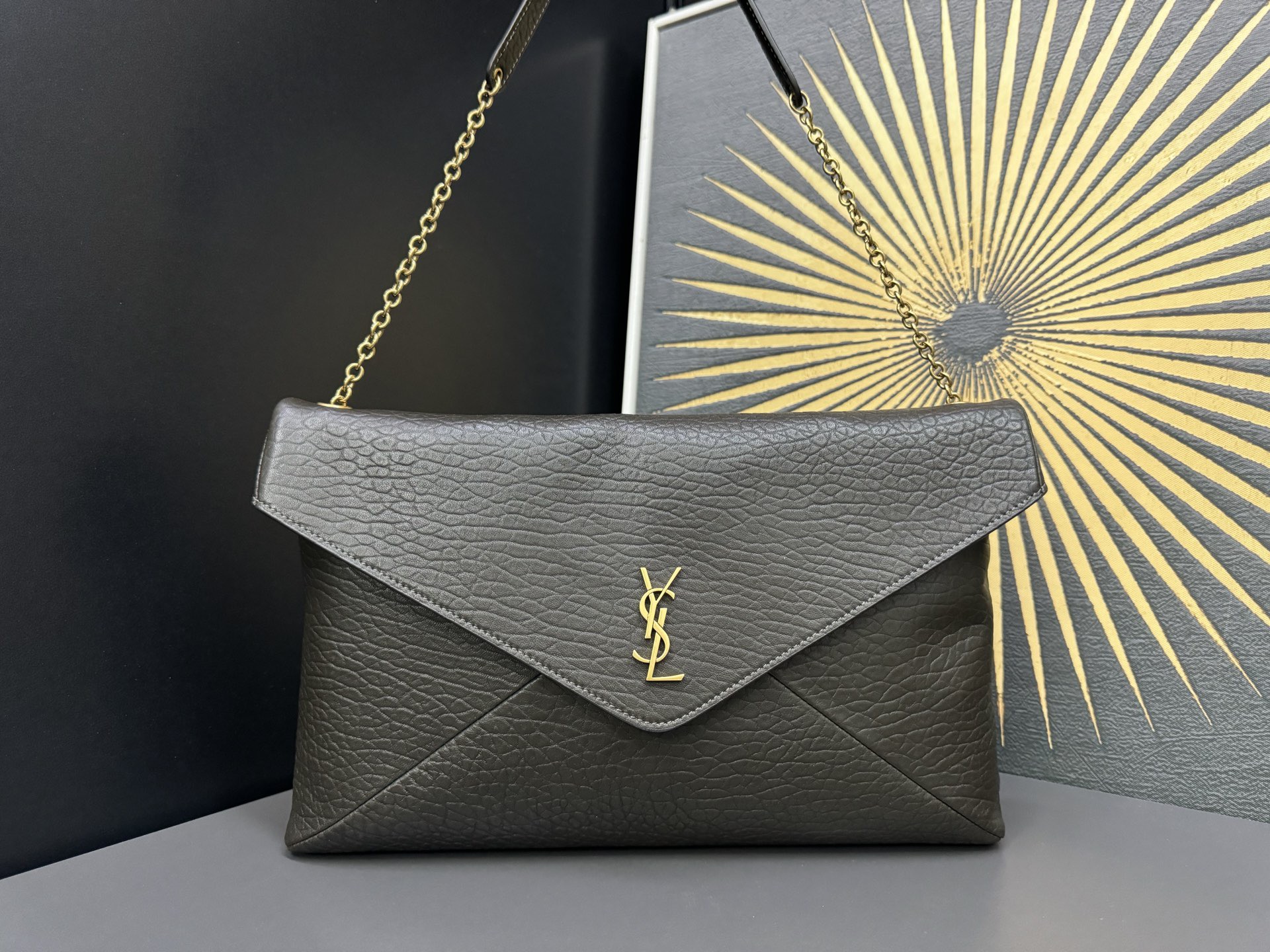 Saint Laurent Cassandra 생로랑 엑스트라 라지 엔벨로프 스타일 숄더/클러치 백 9