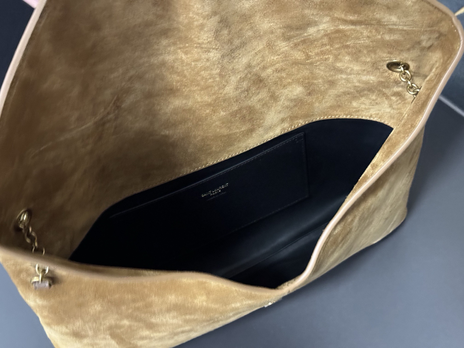 Saint Laurent Cassandra 생로랑 엑스트라 라지 엔벨로프 스타일 숄더/클러치 백 9