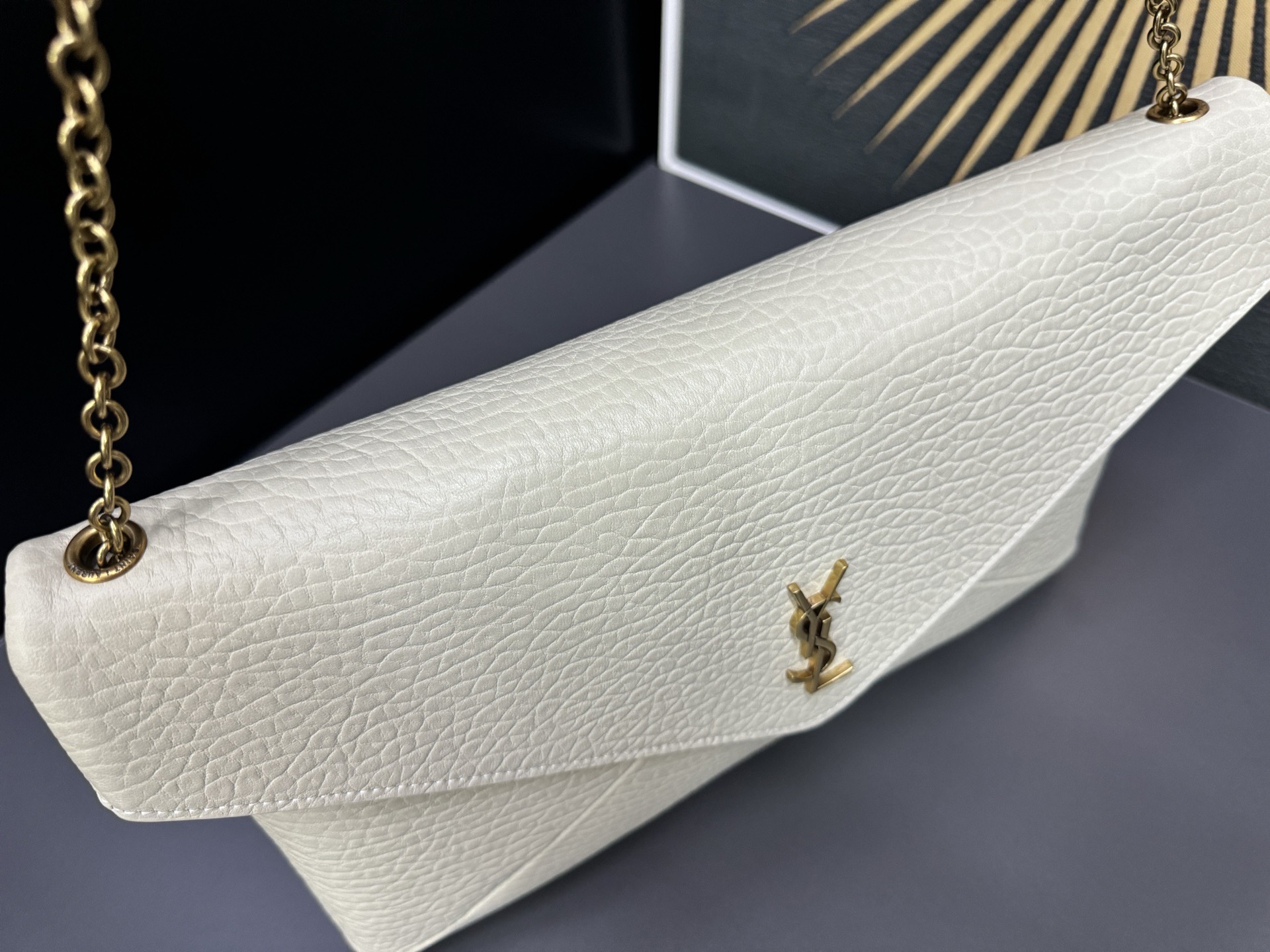 Saint Laurent Cassandra 생로랑 엑스트라 라지 엔벨로프 스타일 숄더/클러치 백 4