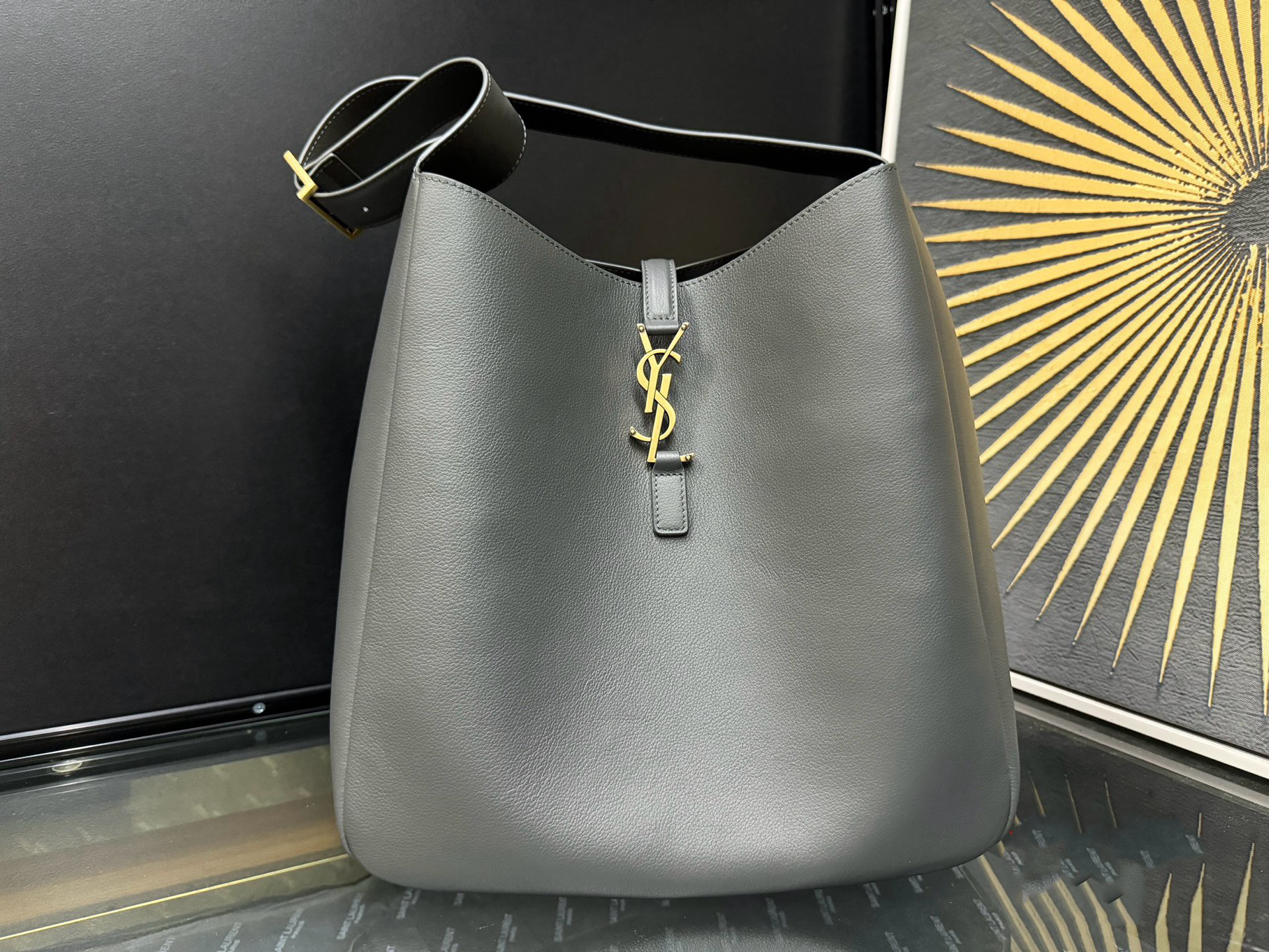 Saint Laurent Le 5 À 7 Supple Large 생로랑 LE5A7 라지 사이즈 숄더/토트백 1