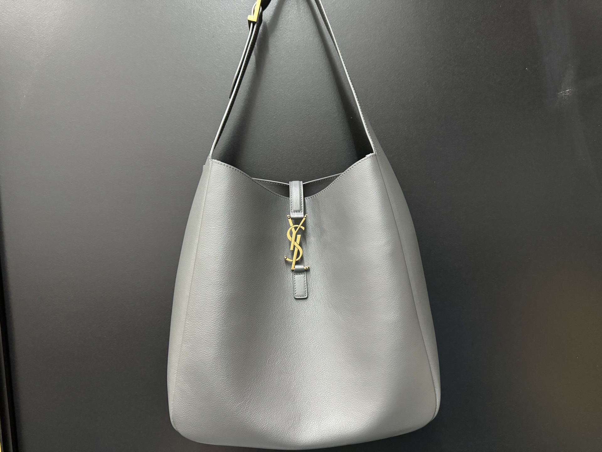 Saint Laurent Le 5 À 7 Supple Large 생로랑 LE5A7 라지 사이즈 숄더/토트백 1