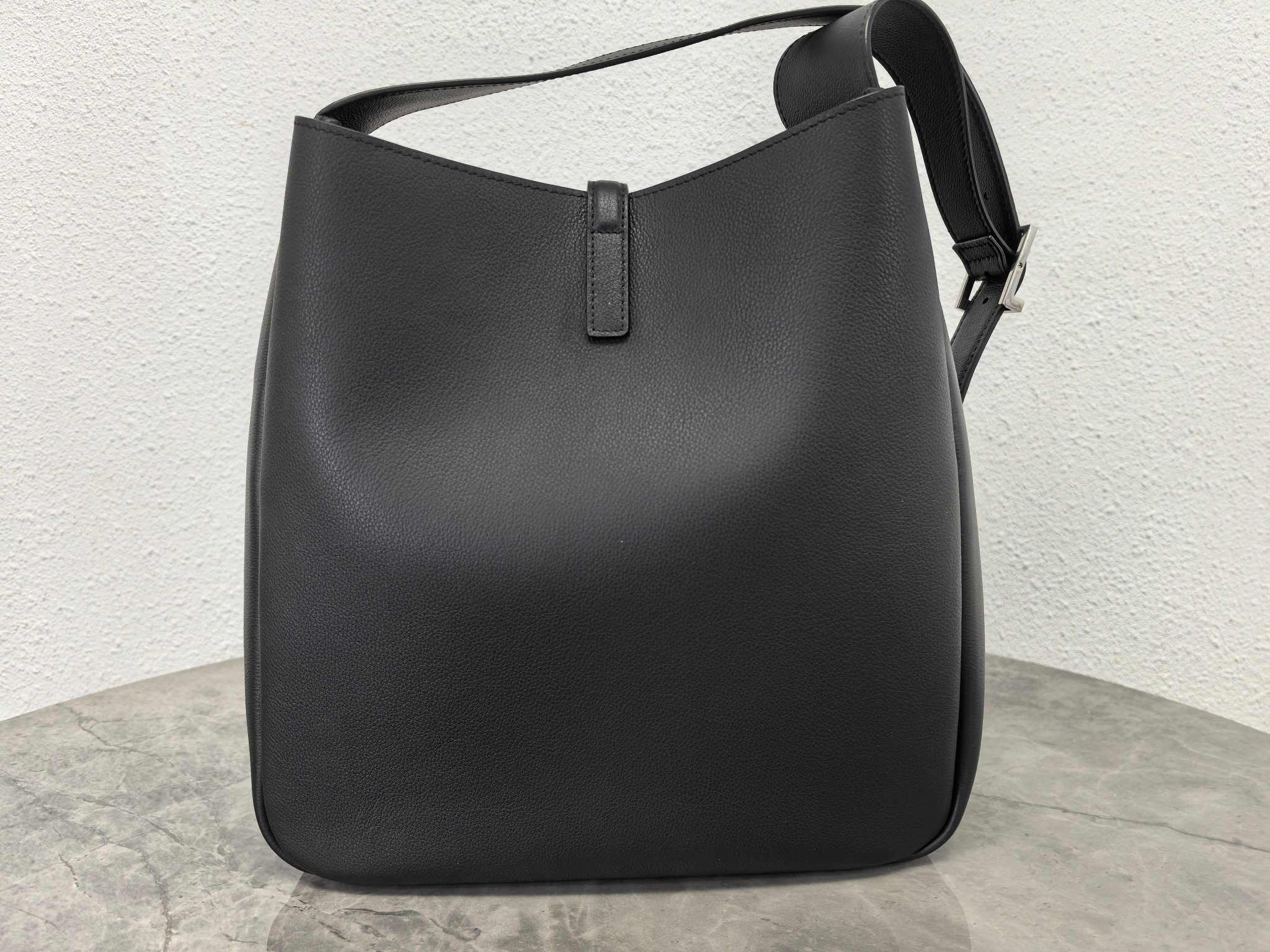 Saint Laurent Le 5 À 7 Supple Large 생로랑 LE5A7 라지 사이즈 숄더/토트백 3