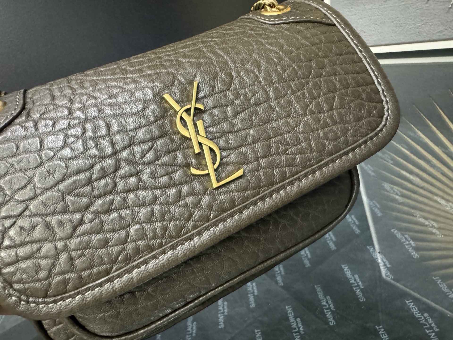 Saint Laurent Niki Mini 생로랑 니키 그레인 램스킨 미니 백 8