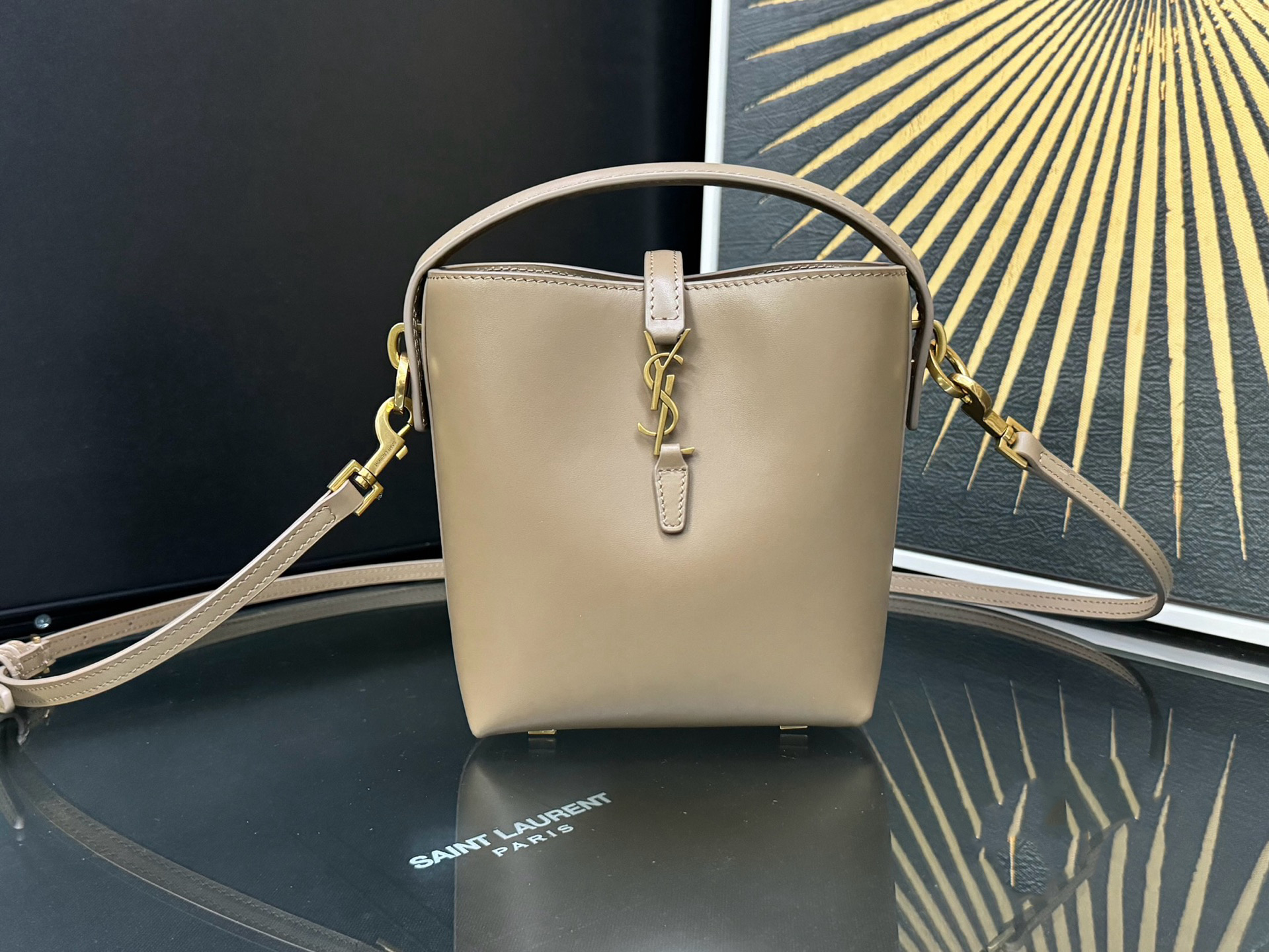 Saint Laurent LE 37 Mini Bucket 생로랑 LEO 37 미니 버킷백 1