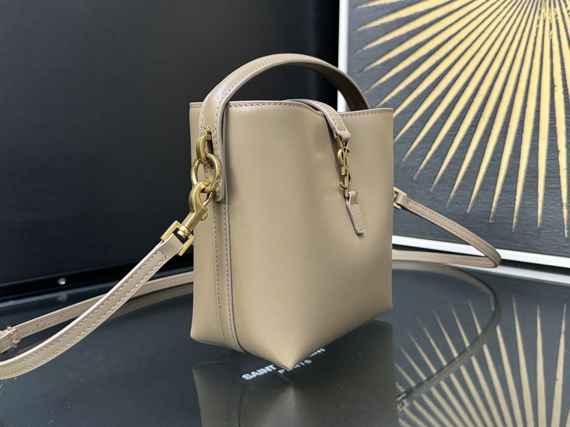 Saint Laurent LE 37 Mini Bucket 생로랑 LEO 37 미니 버킷백 2