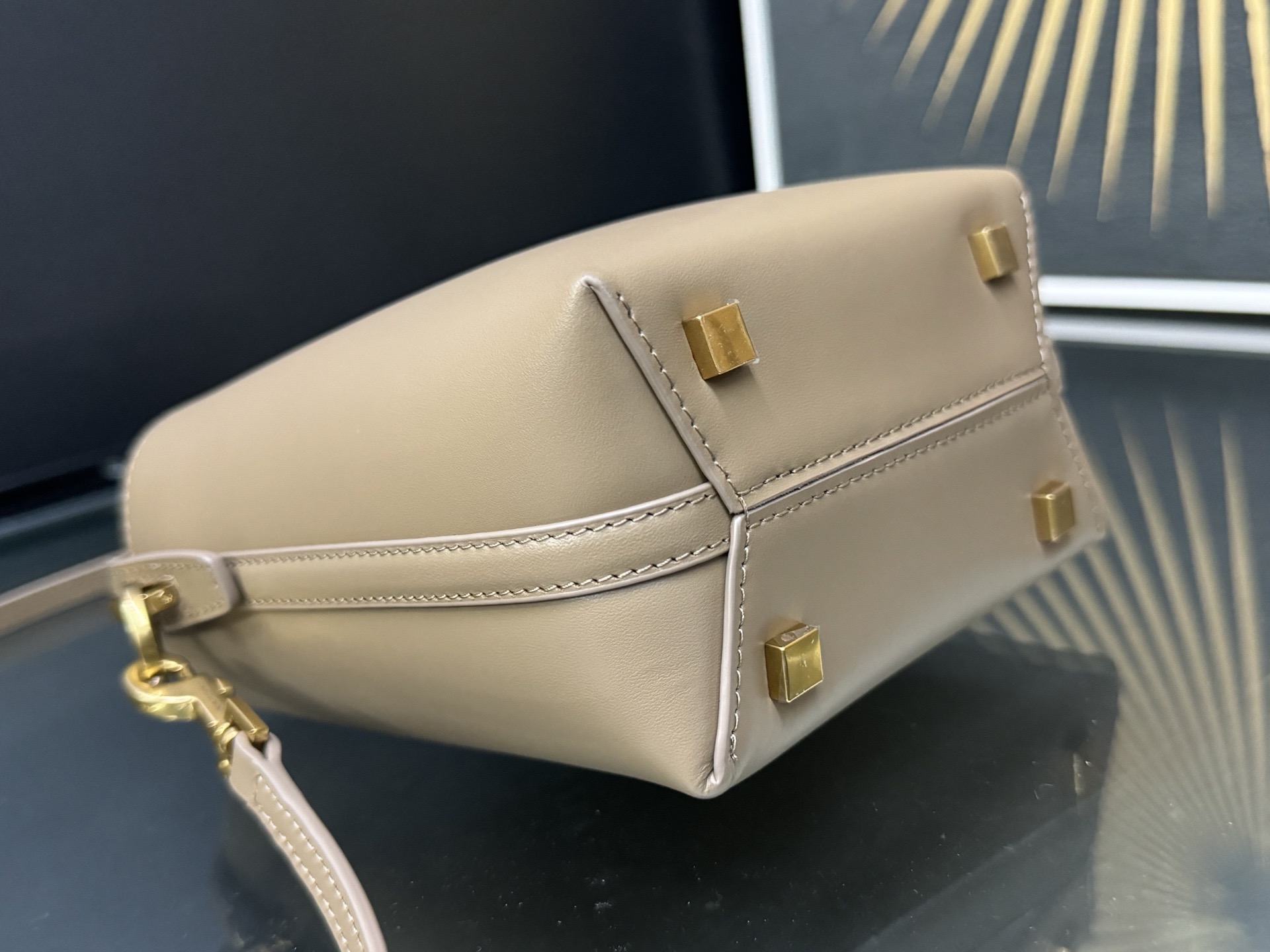 Saint Laurent LE 37 Mini Bucket 생로랑 LEO 37 미니 버킷백 5