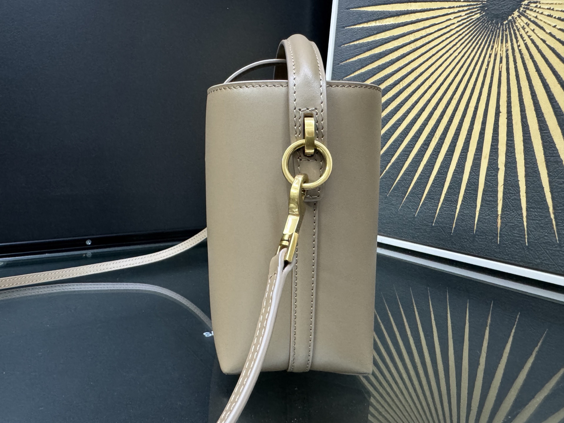 Saint Laurent LE 37 Mini Bucket 생로랑 LEO 37 미니 버킷백 7