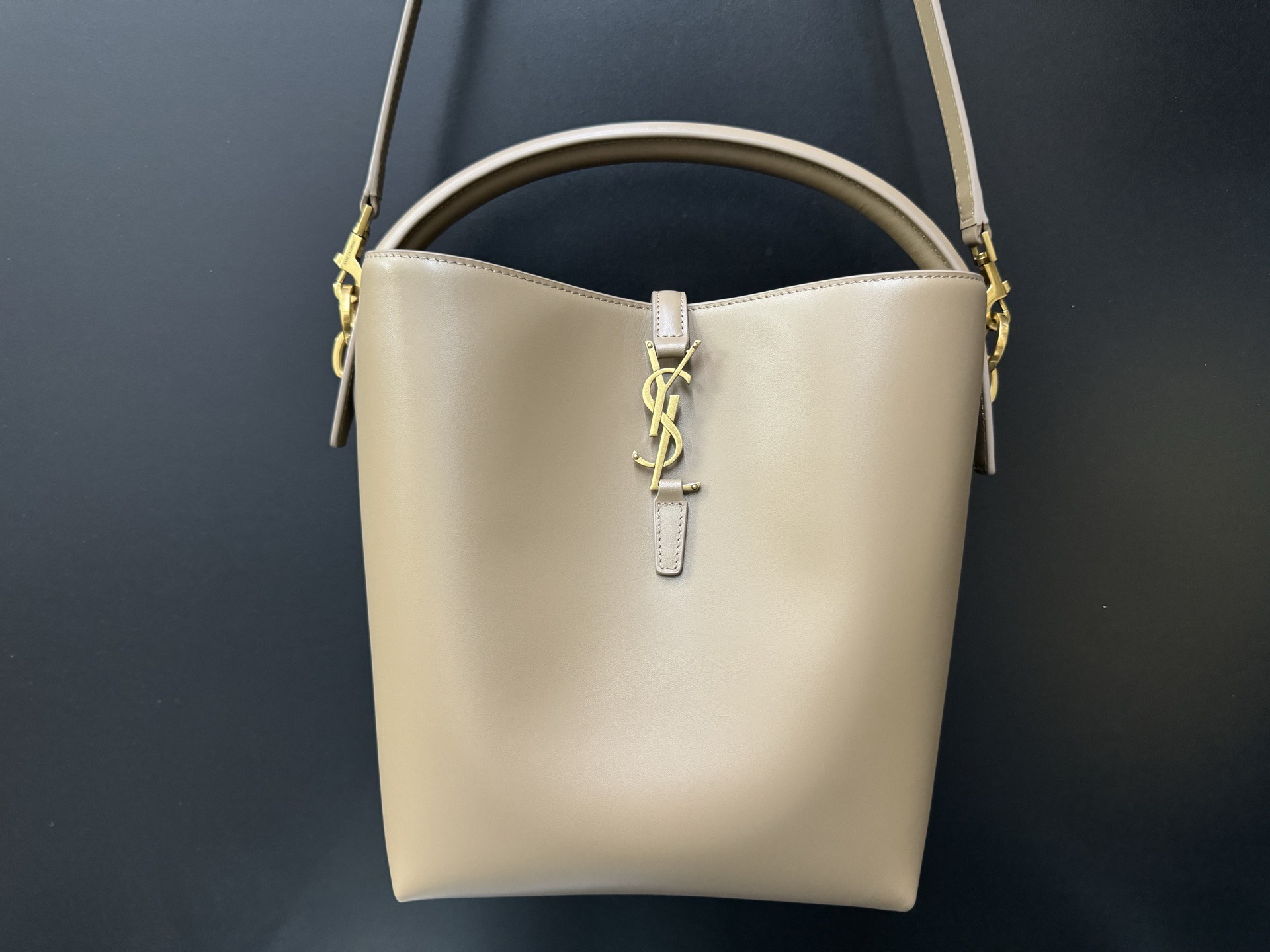 Saint Laurent Le 37 생로랑 Le 37 버킷 숄더/토트백 9