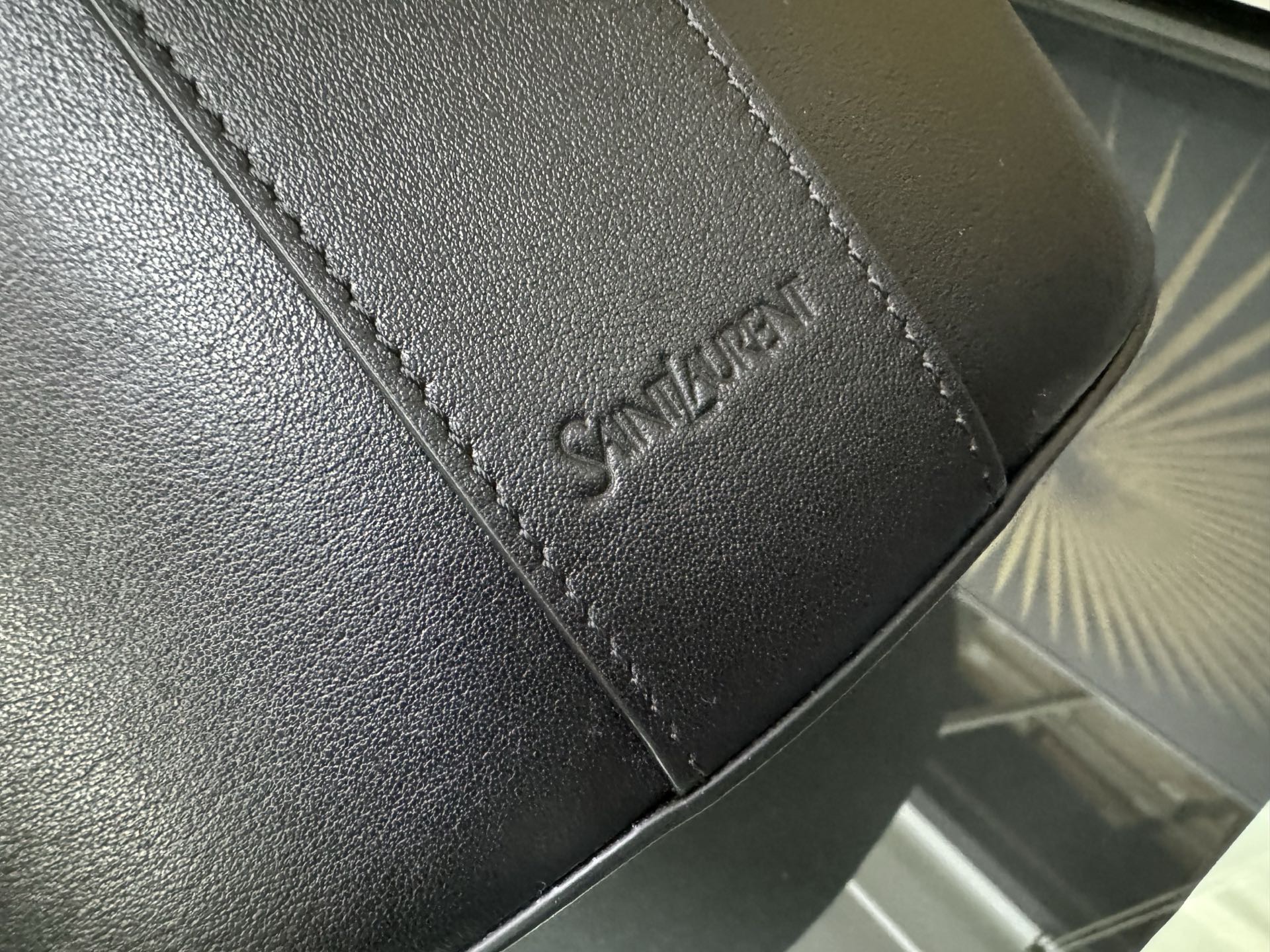 SAINT LAURENT 생로랑 엔벨롭 체인 지갑백 / 엔벨롭 숄더백 840891 9