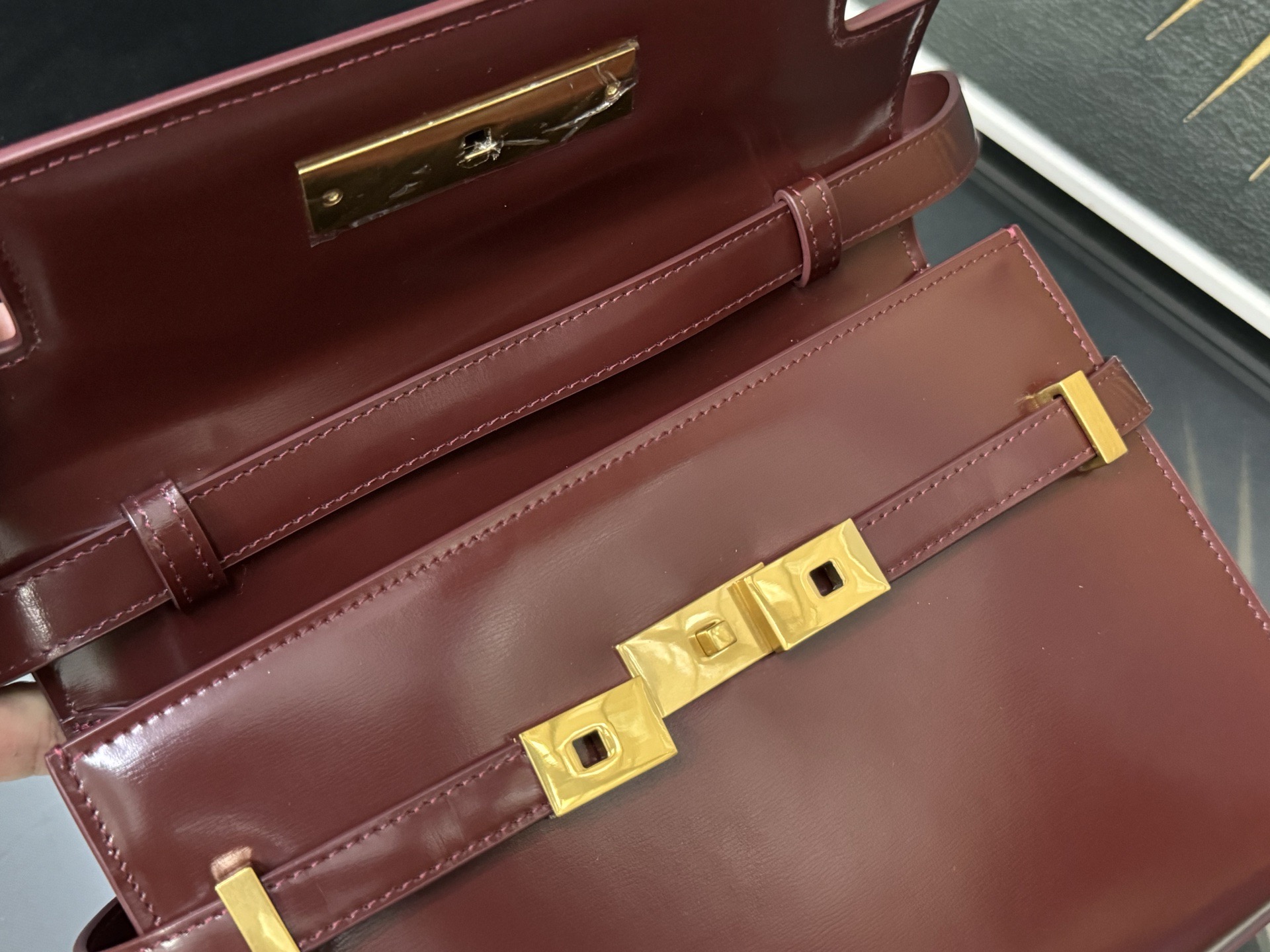 SAINT LAURENT 생로랑 맨해튼 스몰 탑핸들 백 24cm 675626 8