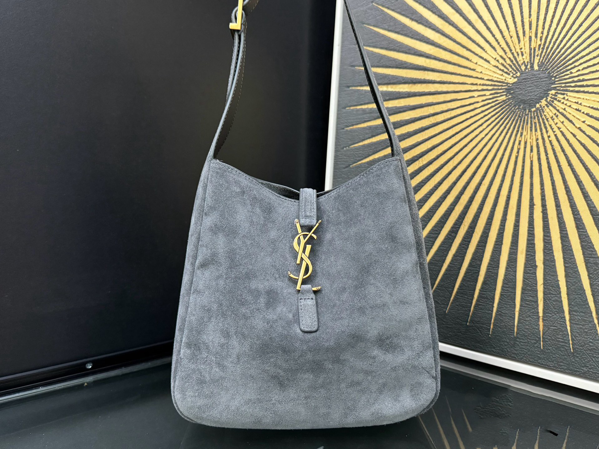 SAINT LAURENT 생로랑 르 5아7 스웨이드 호보백 1