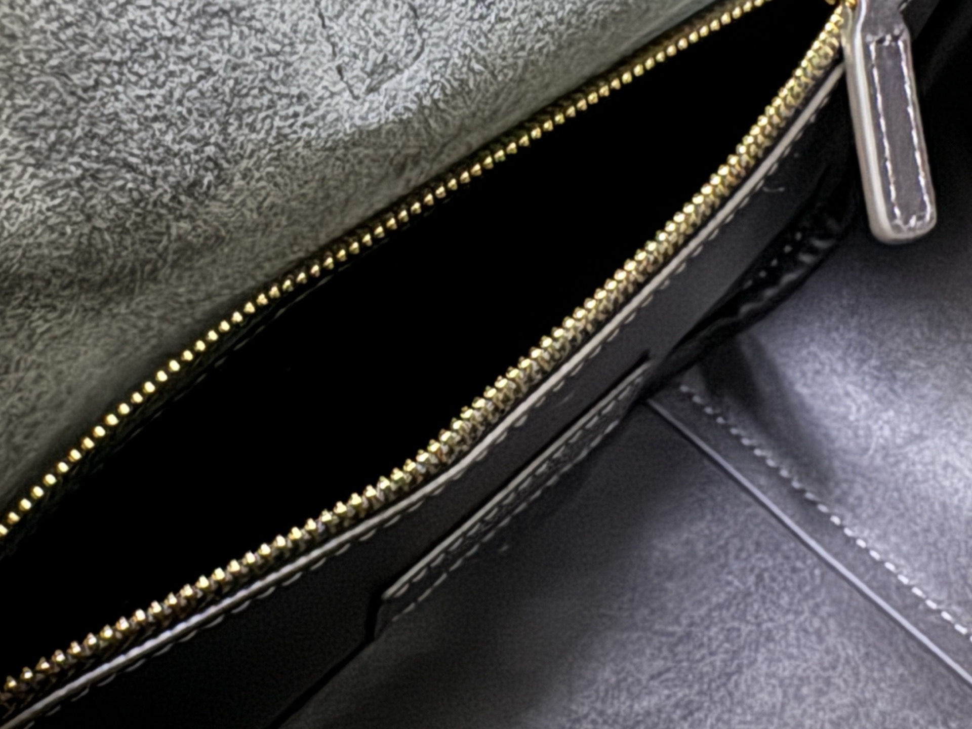 SAINT LAURENT 생로랑 르 5아7 스웨이드 호보백 9