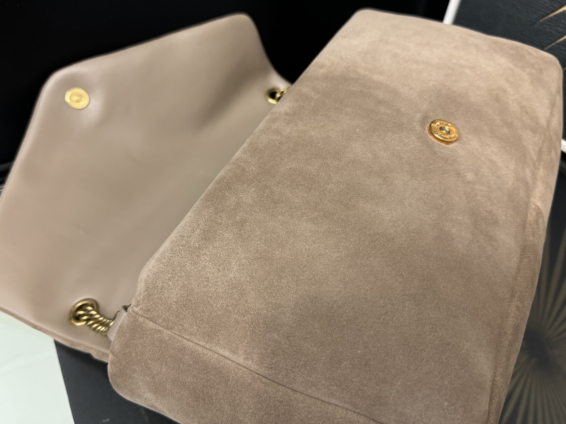 Saint Laurent 생로랑 칼립소 스웨이드 체인백 13