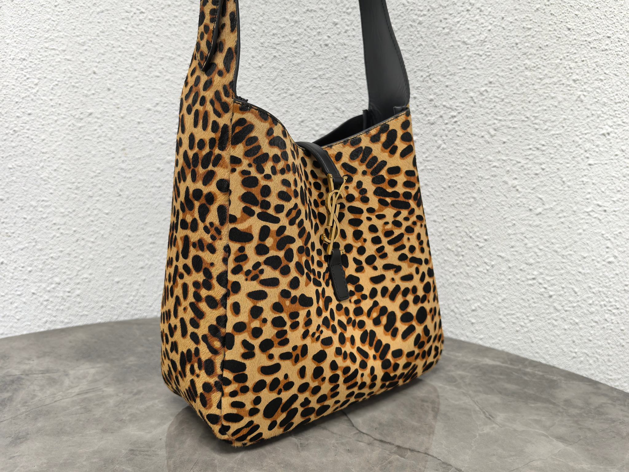 SAINT LAURENT 생로랑 르 5아7 레오파드 헤어카프 호보백 713938 2