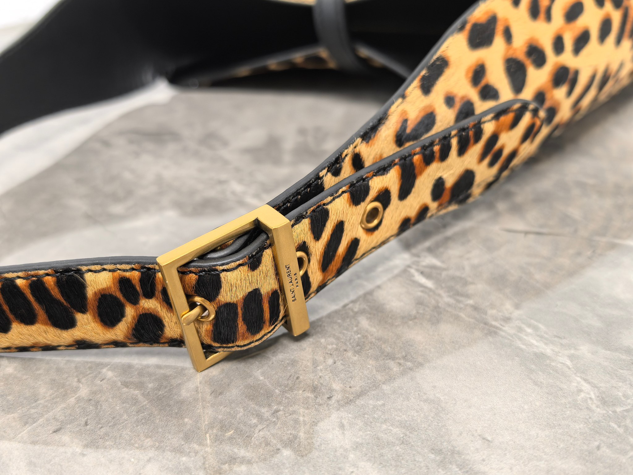 SAINT LAURENT 생로랑 르 5아7 레오파드 헤어카프 호보백 713938 9