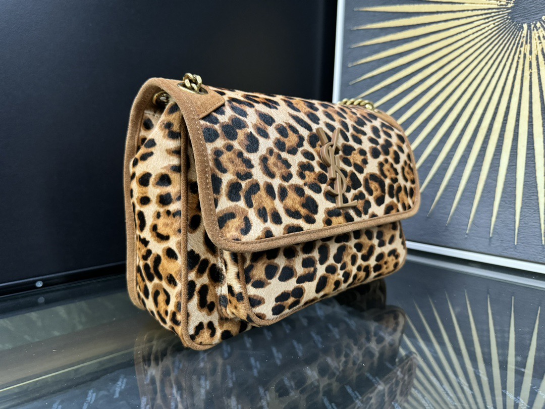 SAINT LAURENT 생로랑 니키 라지 레오파드 헤어카프 체인백 633151 2