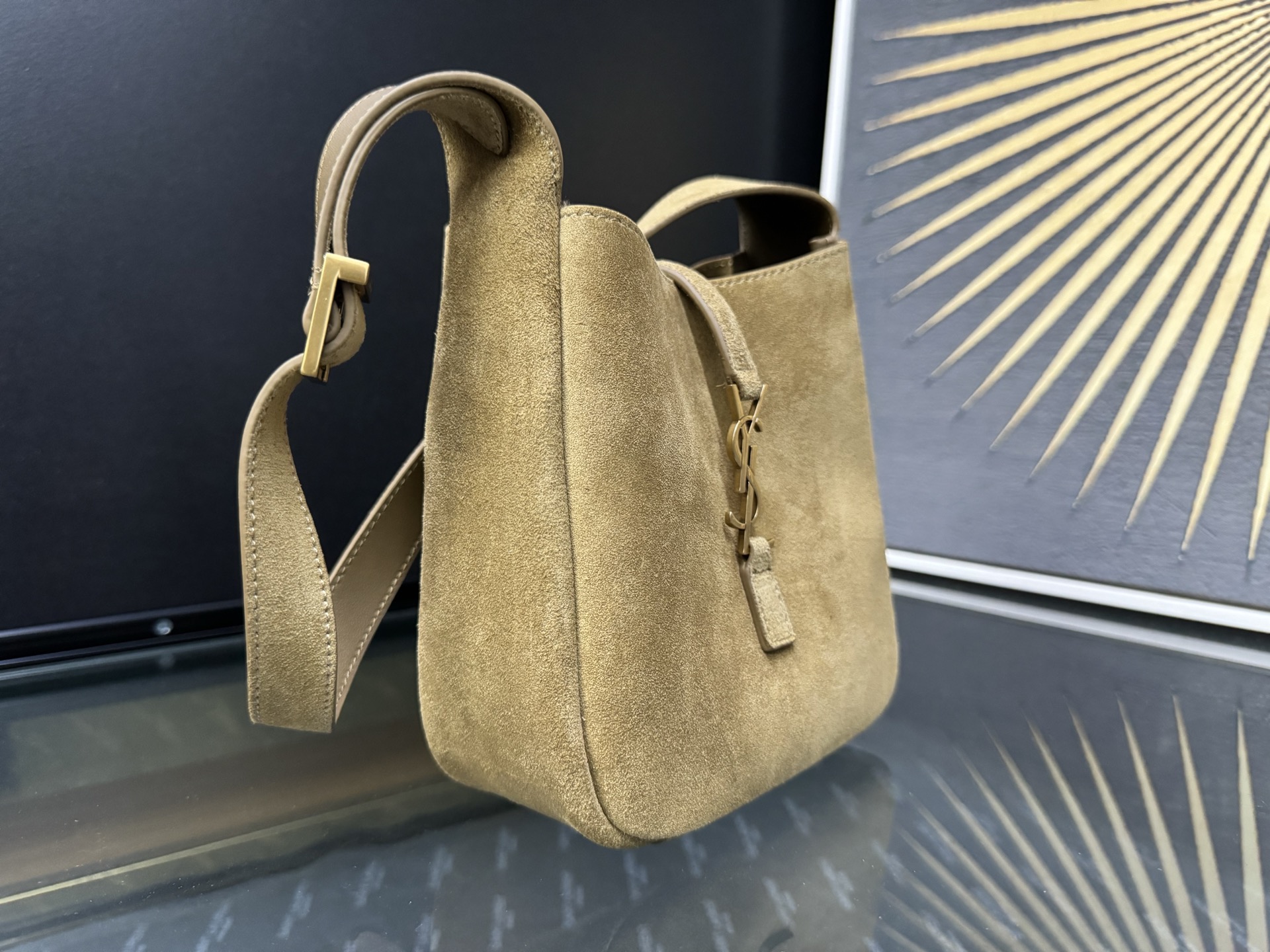 Saint Laurent 생로랑 르 5아7 미니 소프트 스웨이드 호보백 2