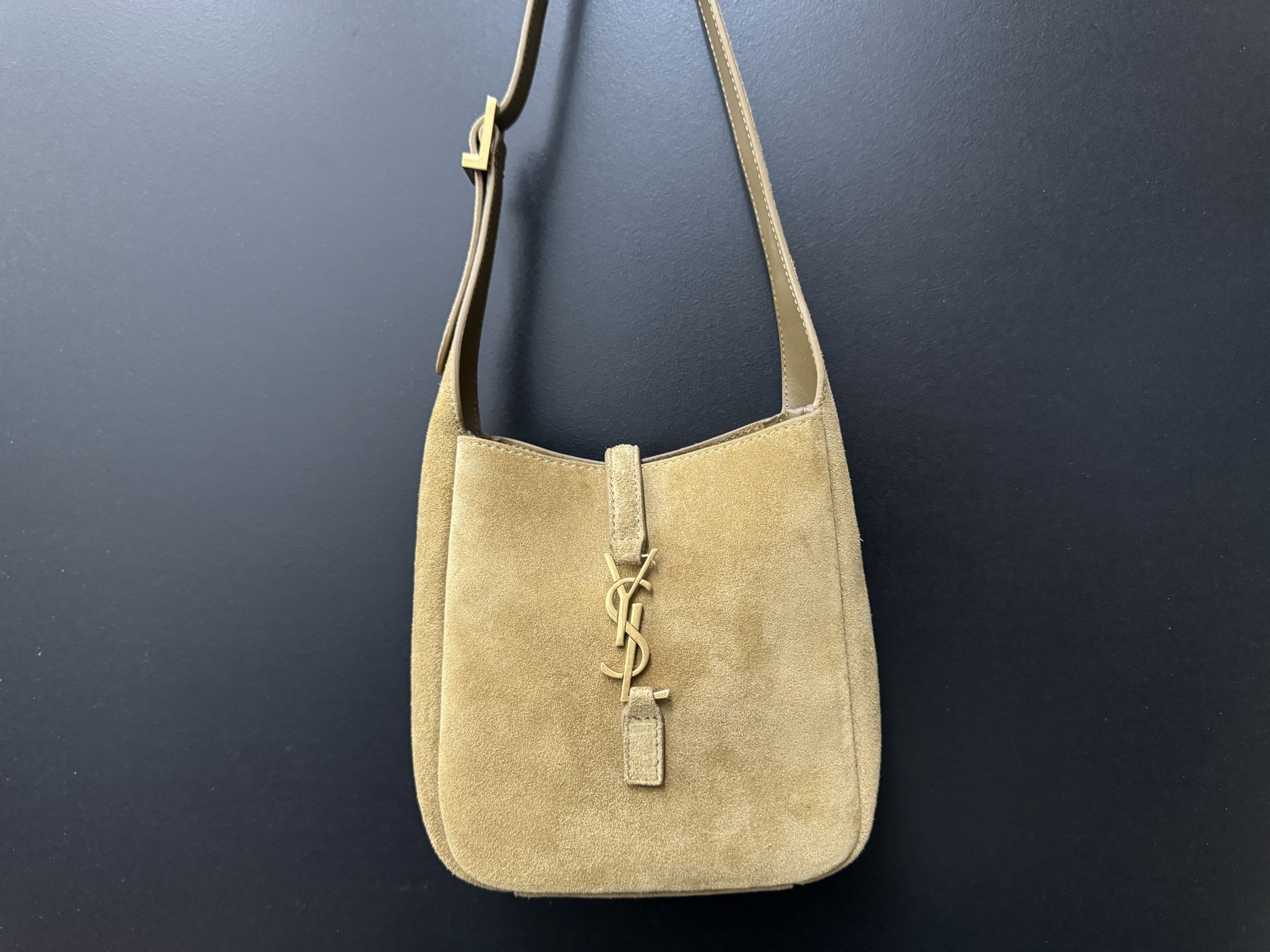 Saint Laurent 생로랑 르 5아7 미니 소프트 스웨이드 호보백 8