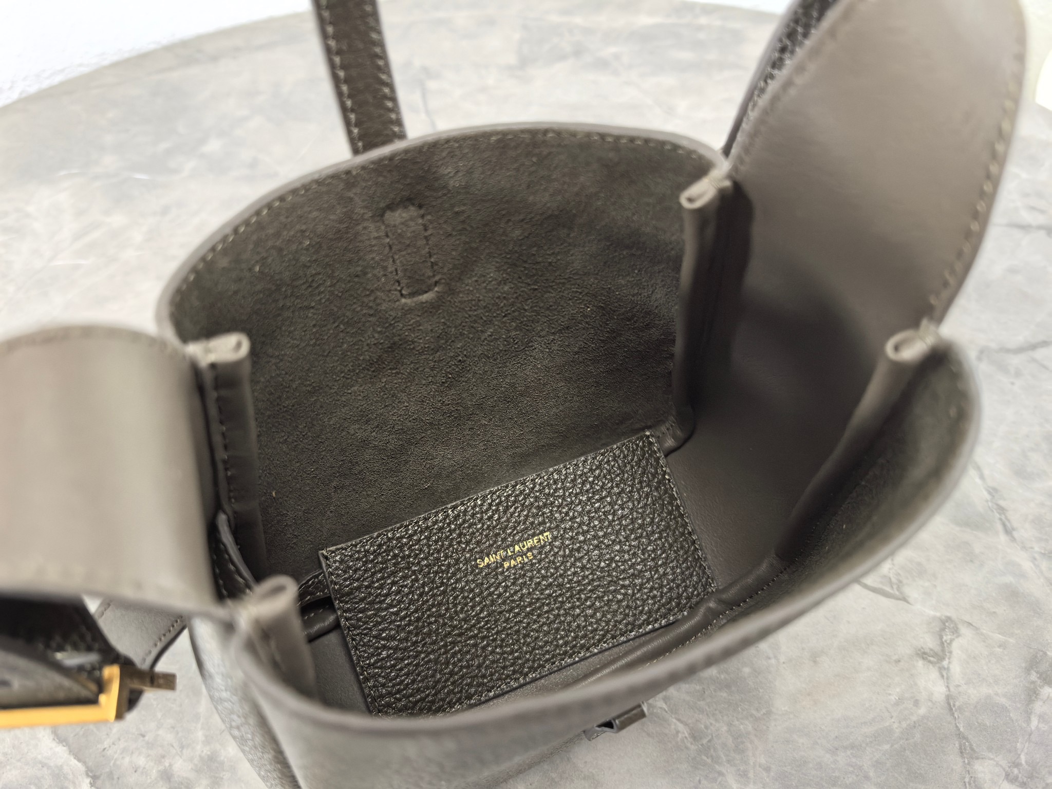 Saint Laurent 생로랑 르 5아7 미니 소프트 그레인 레더 호보백 4