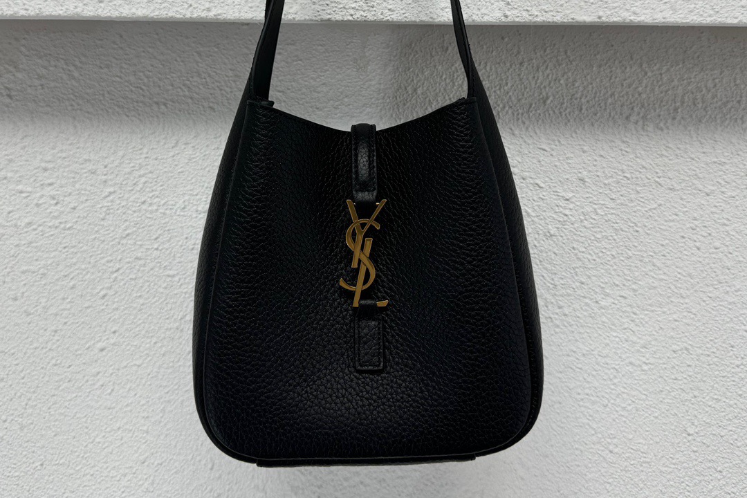 Saint Laurent 생로랑 르 5아7 미니 소프트 그레인 레더 호보백 10