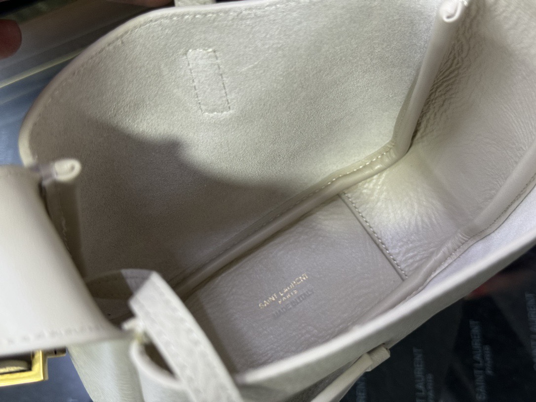 Saint Laurent 생로랑 르 5아7 미니 소프트 그레인 레더 호보백 7