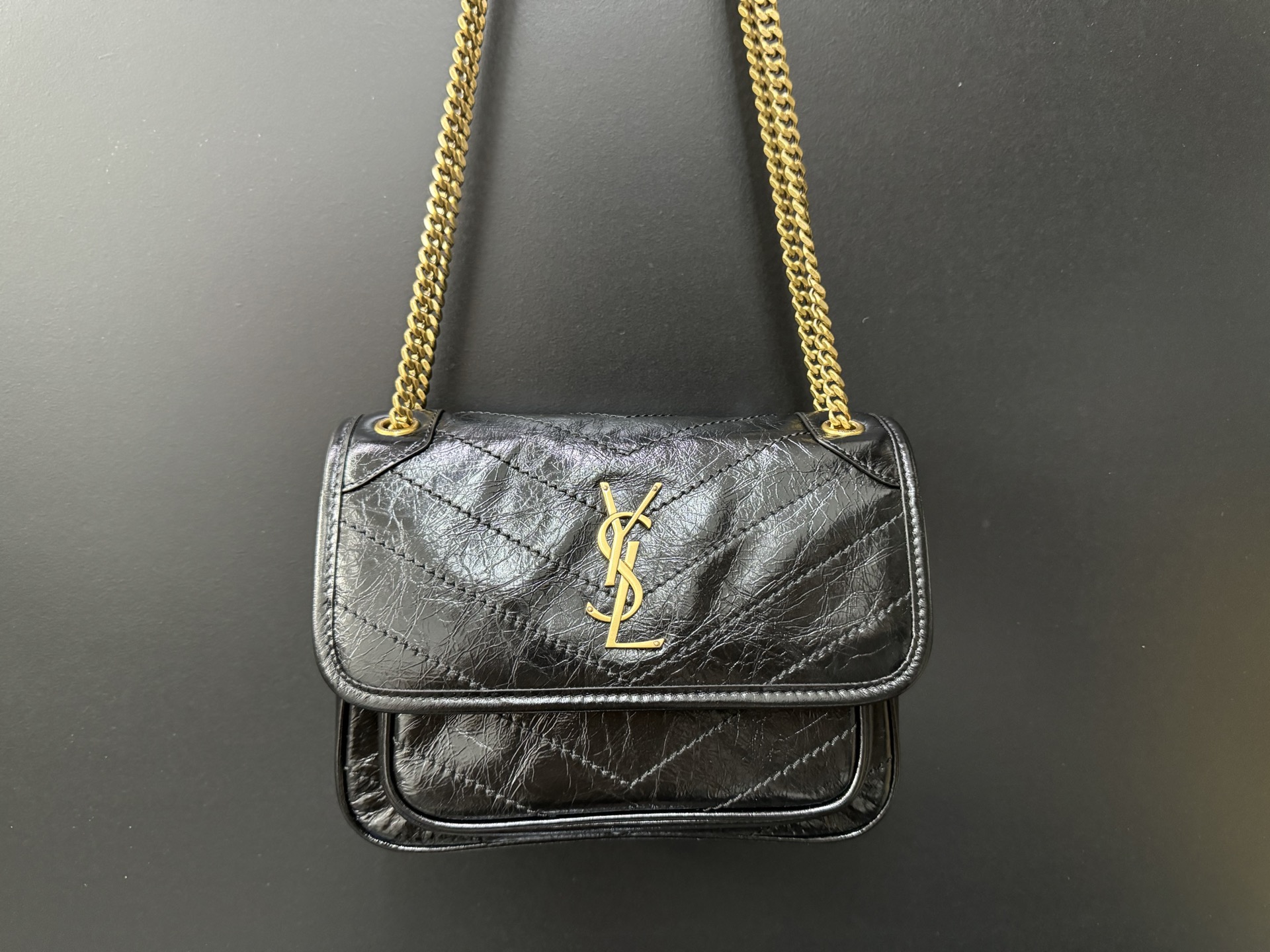 SAINT LAURENT 생로랑 니키 미디엄 크링클 빈티지 레더 숄더백 17