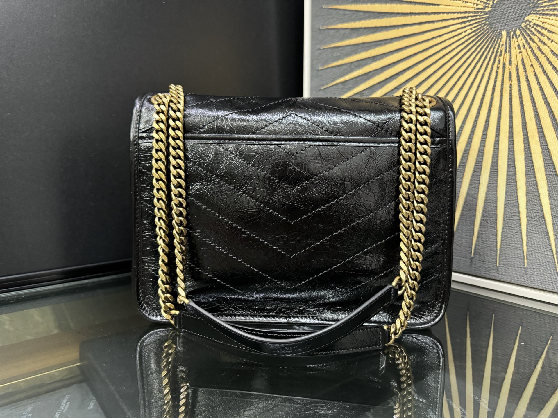 Saint Laurent 생로랑 니키 라지 크링클 빈티지 레더 숄더백 633158 3