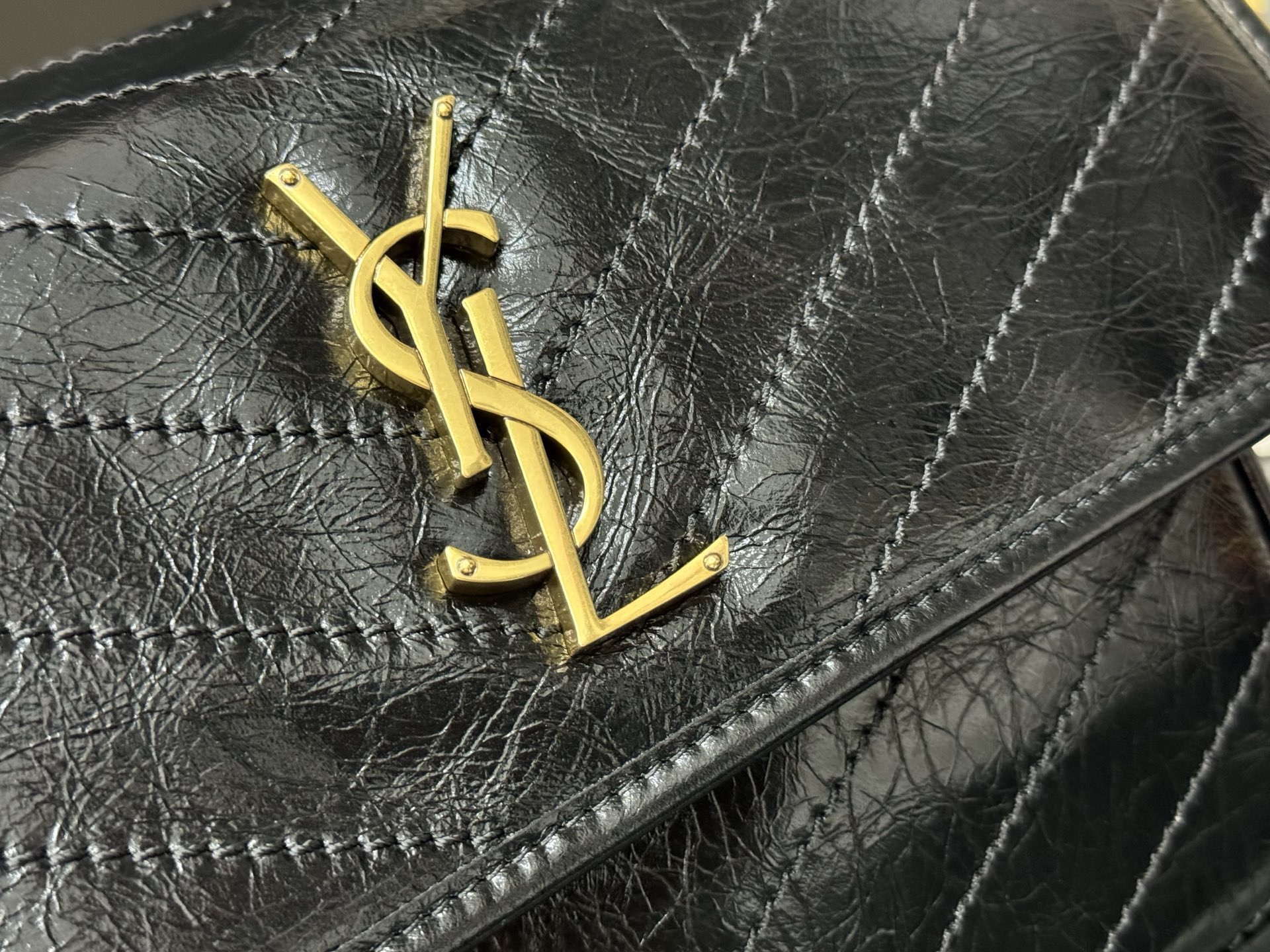 Saint Laurent 생로랑 니키 라지 크링클 빈티지 레더 숄더백 633158 8